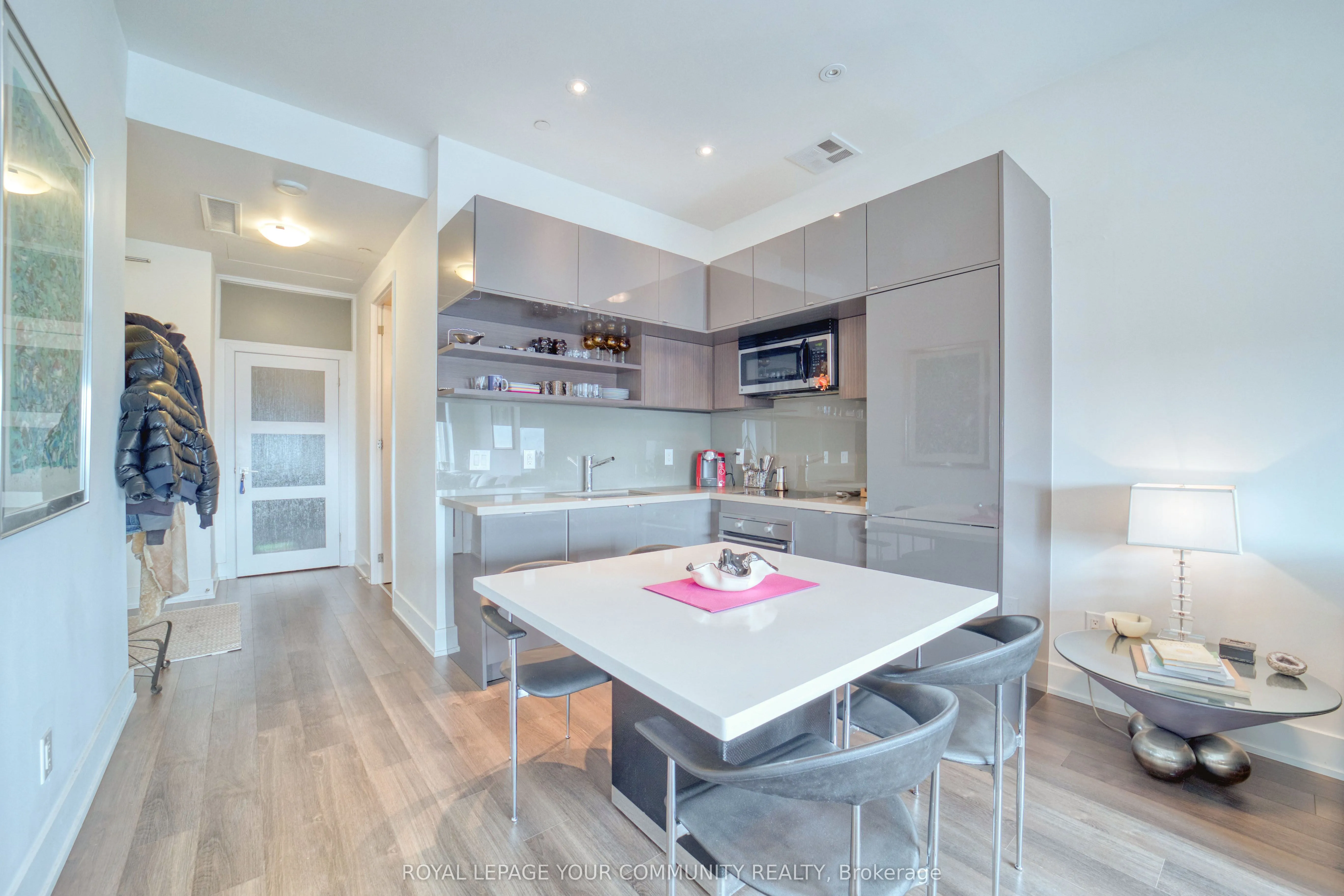 111 St Clair Avenue W, #1618