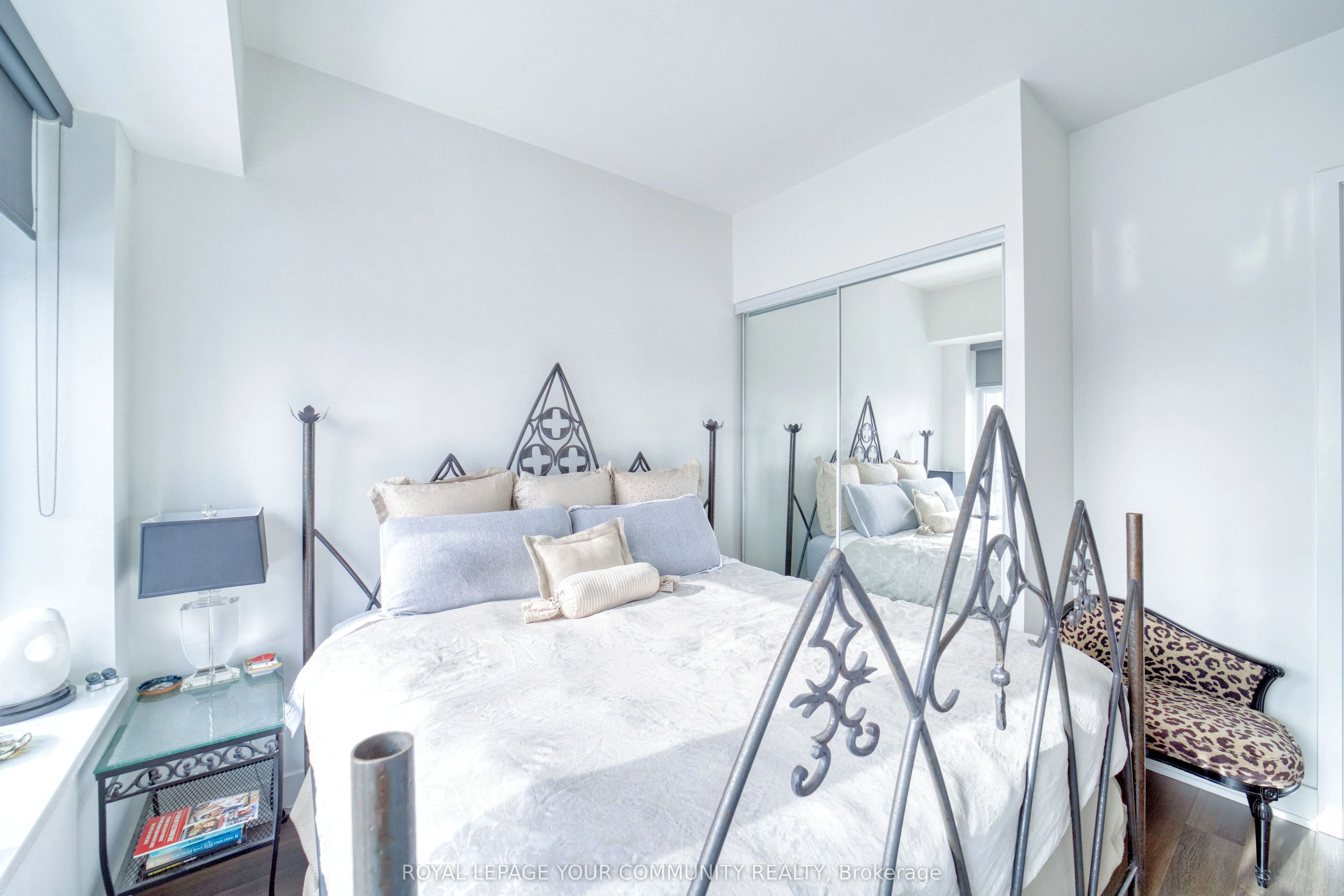111 St Clair Avenue W, #1618