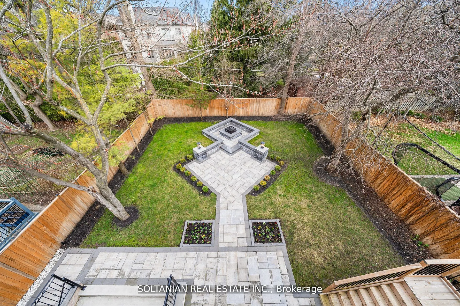 148 Munro Boulevard