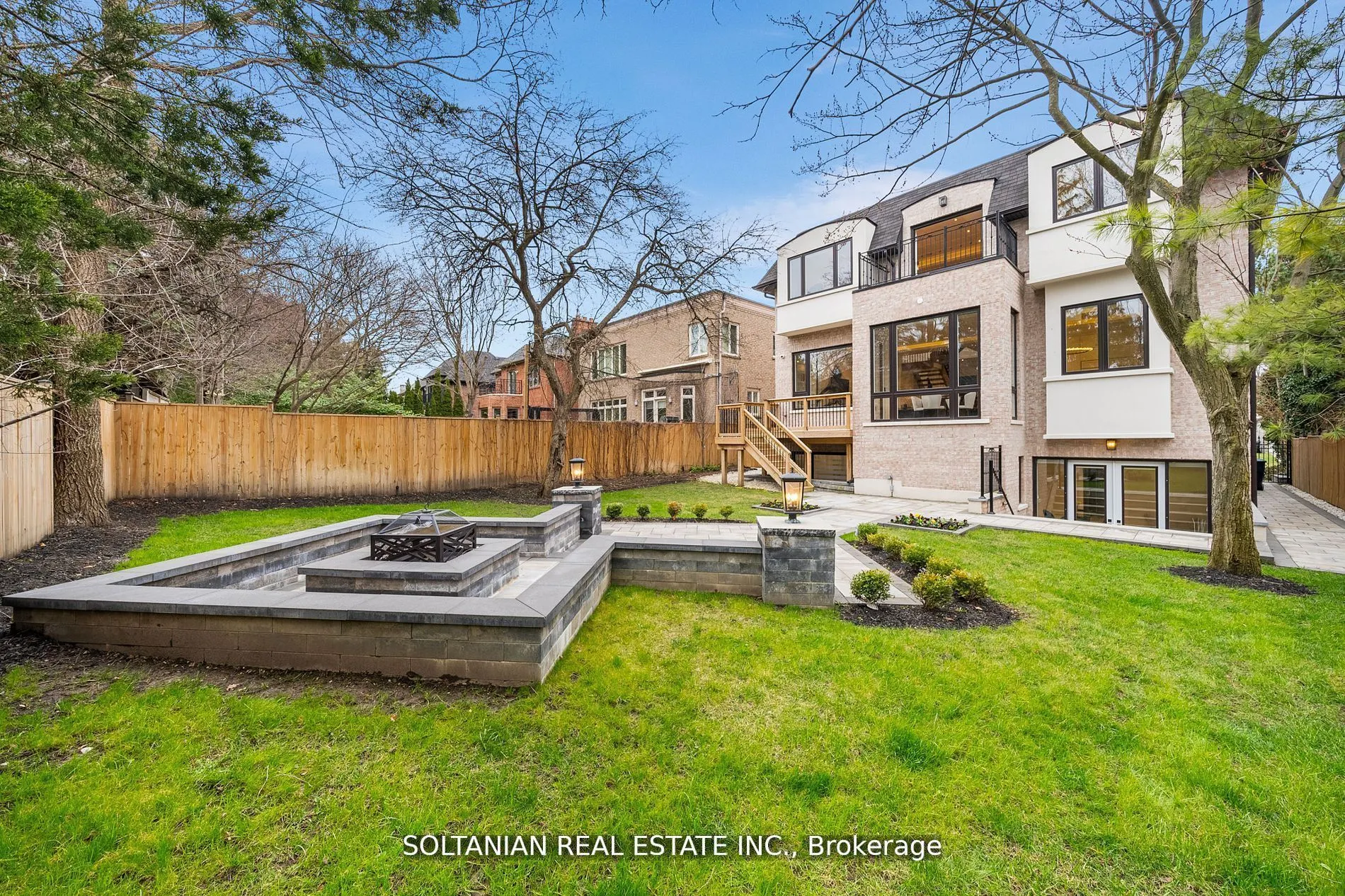 148 Munro Boulevard