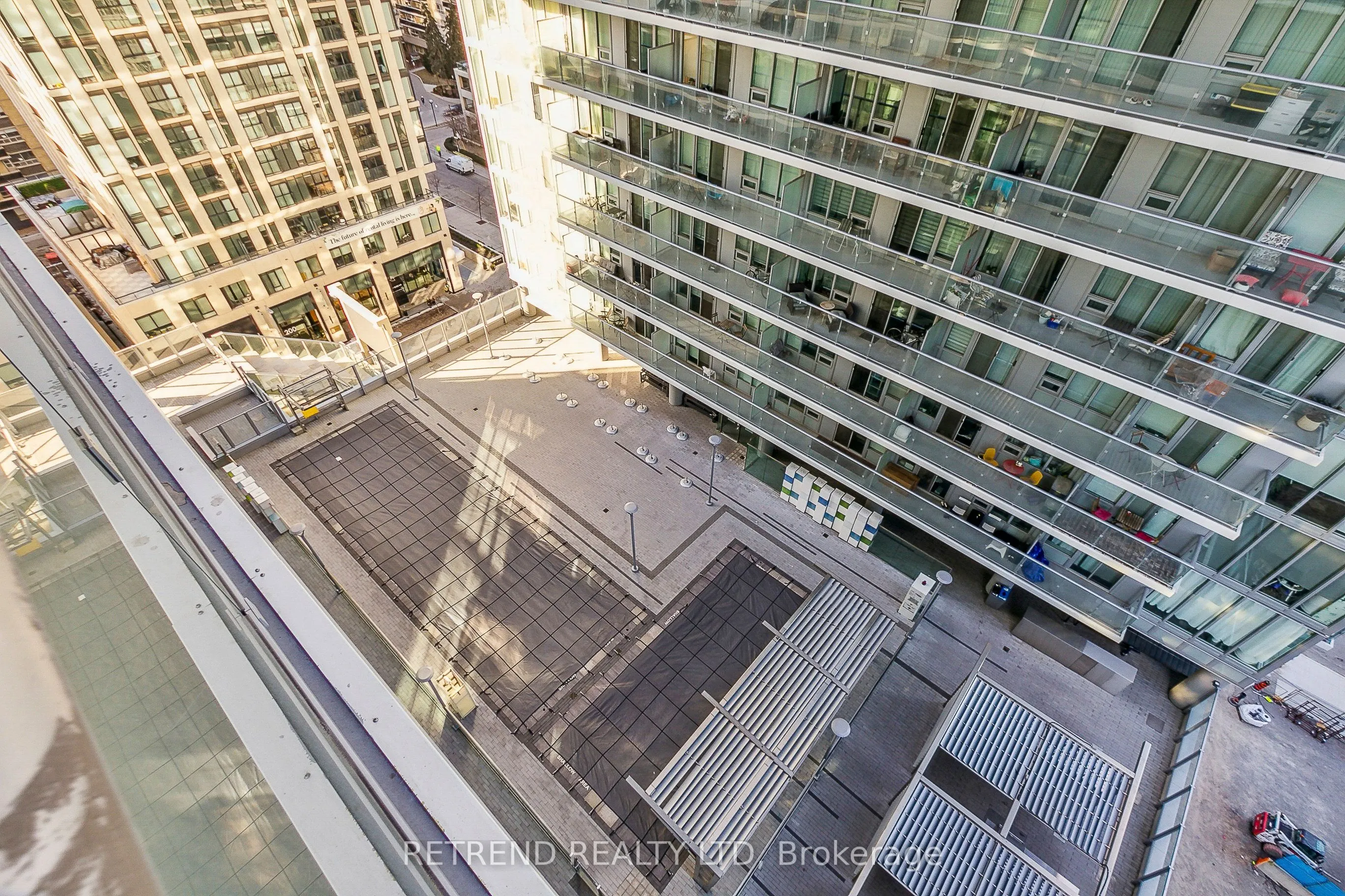 195 Redpath Avenue #1402