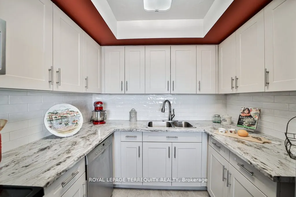 195 Wynford Drive #1106