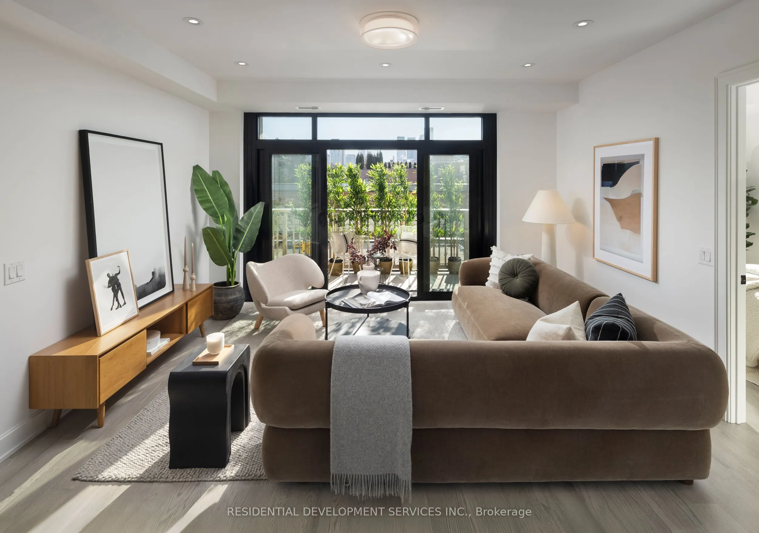 1 Strathgowan Avenue #513