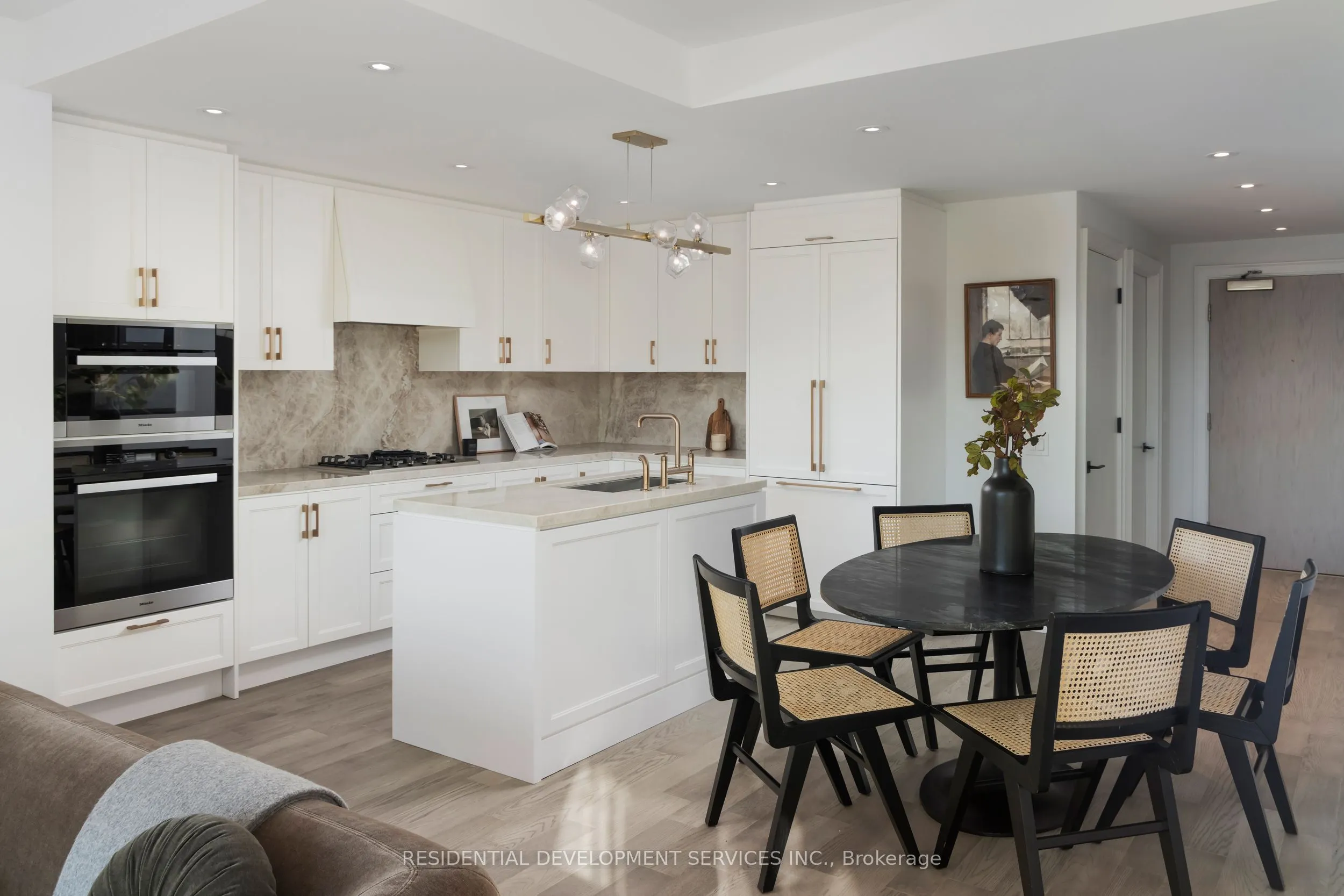 1 Strathgowan Avenue #513