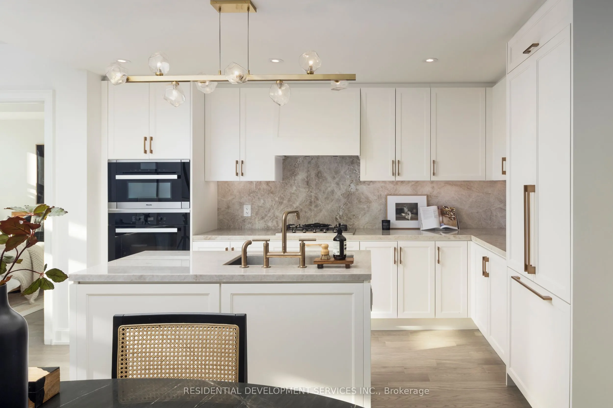 1 Strathgowan Avenue #513