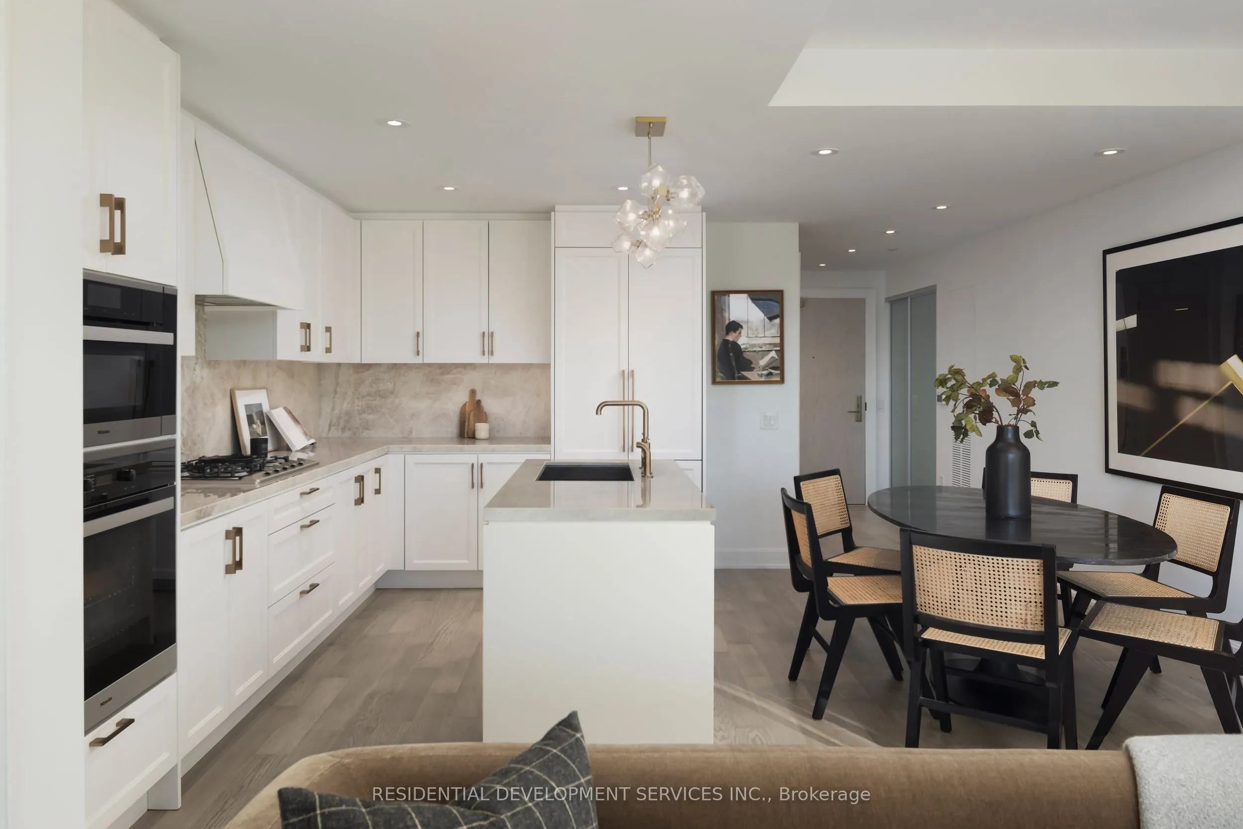 1 Strathgowan Avenue #513