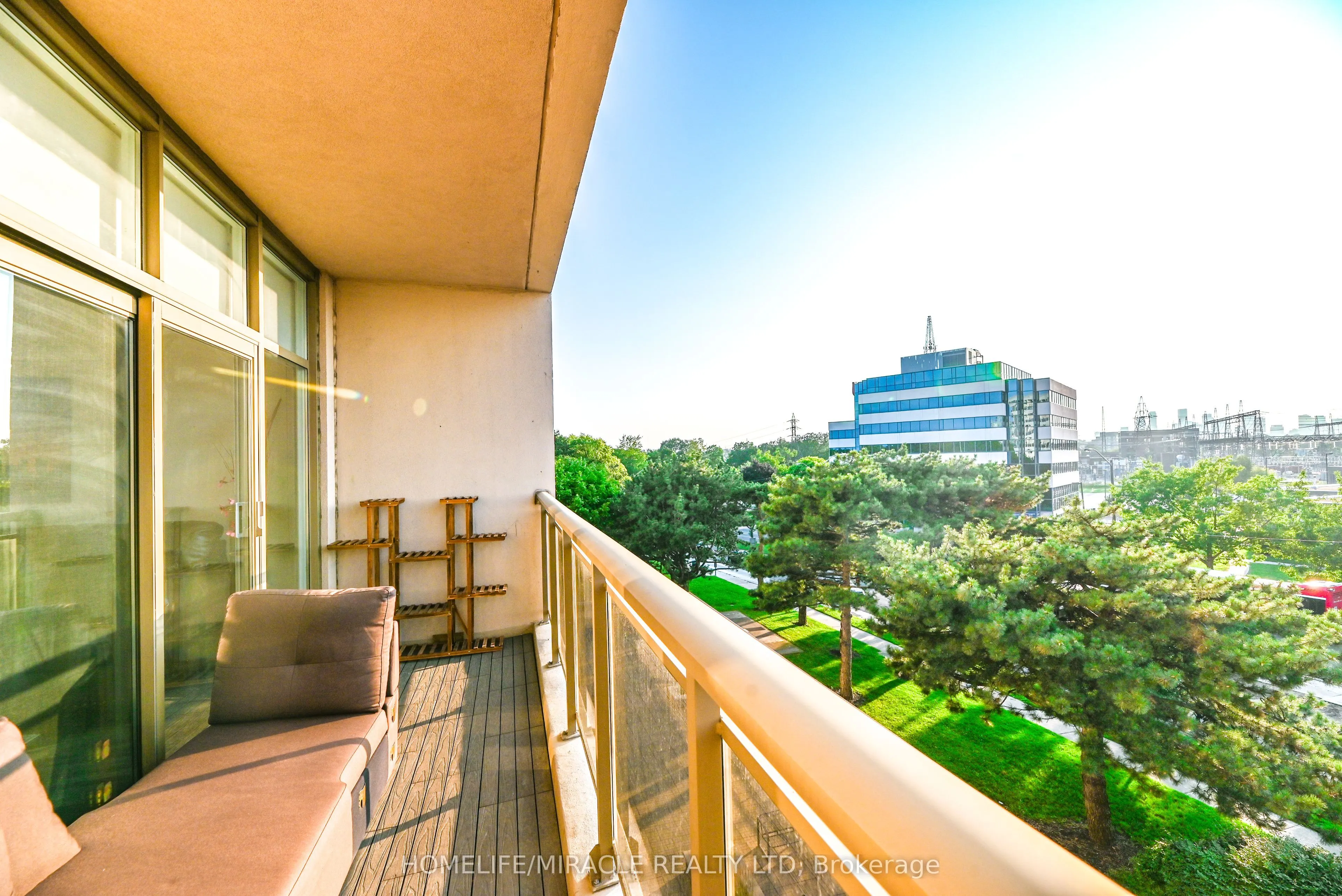 1 Leaside Park Drive, #305