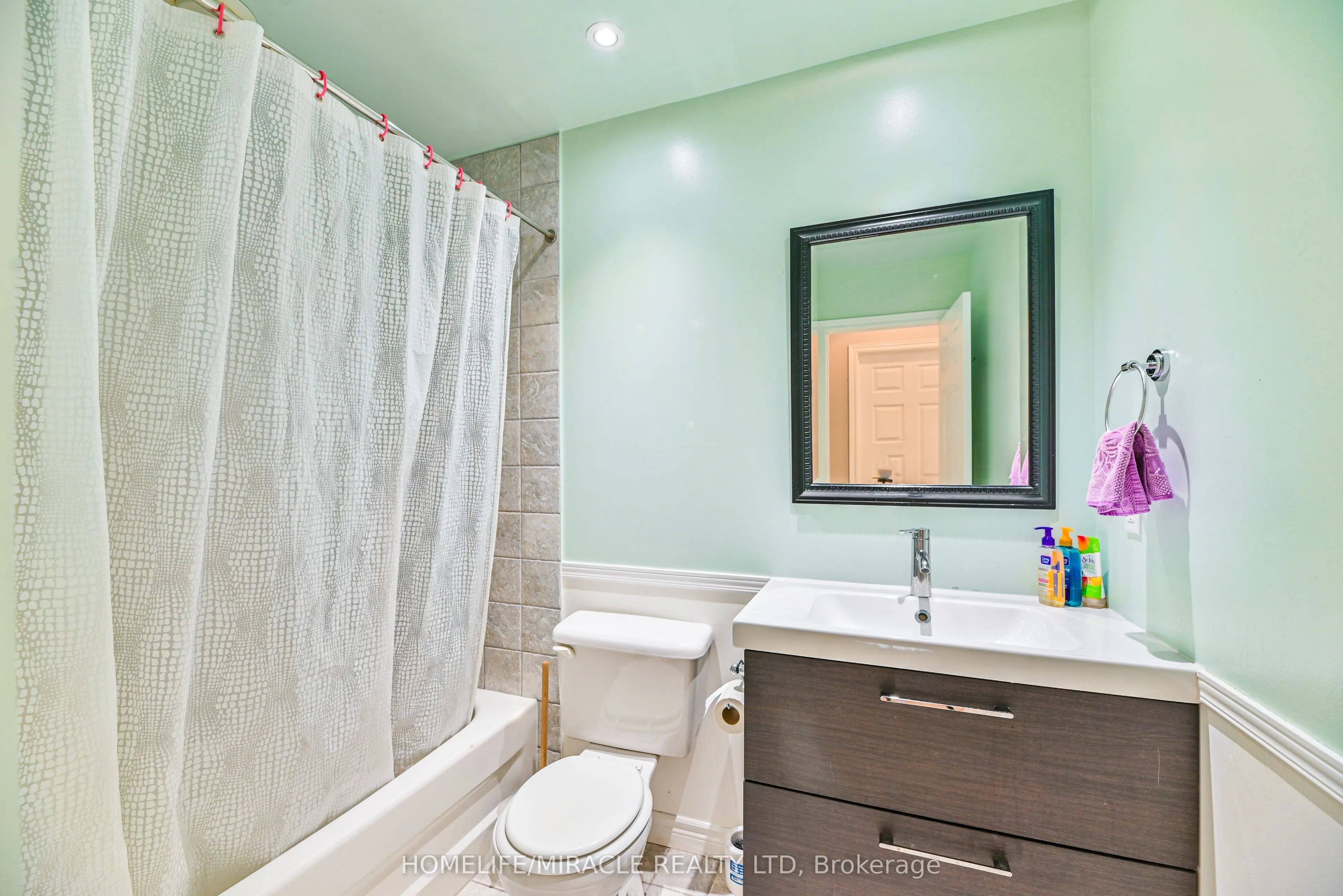 1 Leaside Park Drive, #305