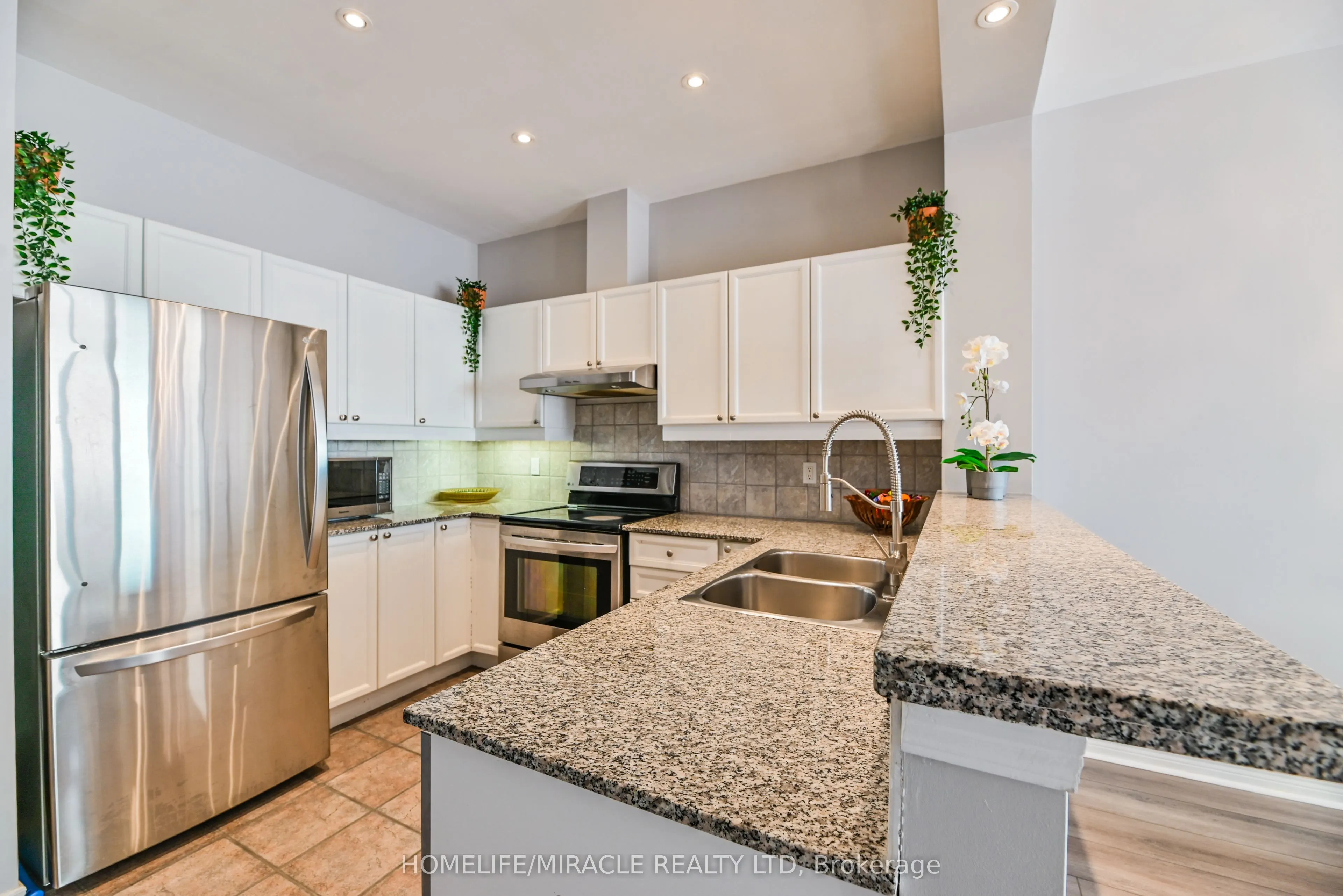 1 Leaside Park Drive, #305
