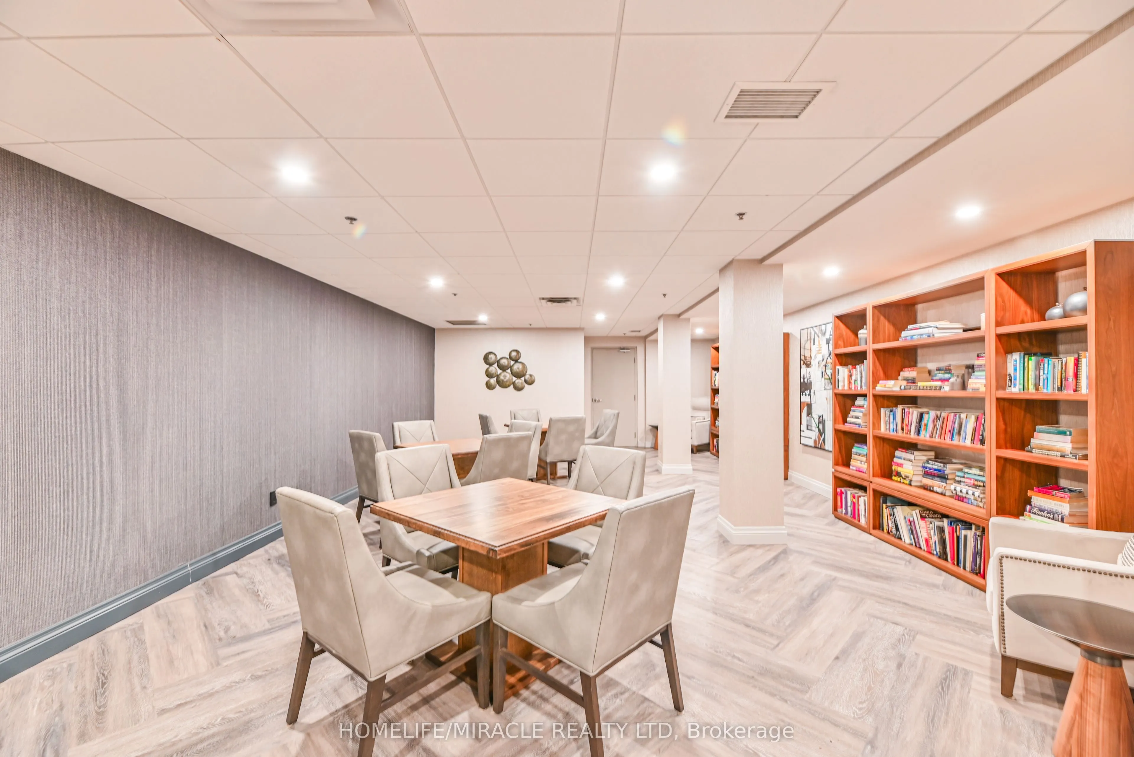 1 Leaside Park Drive, #305