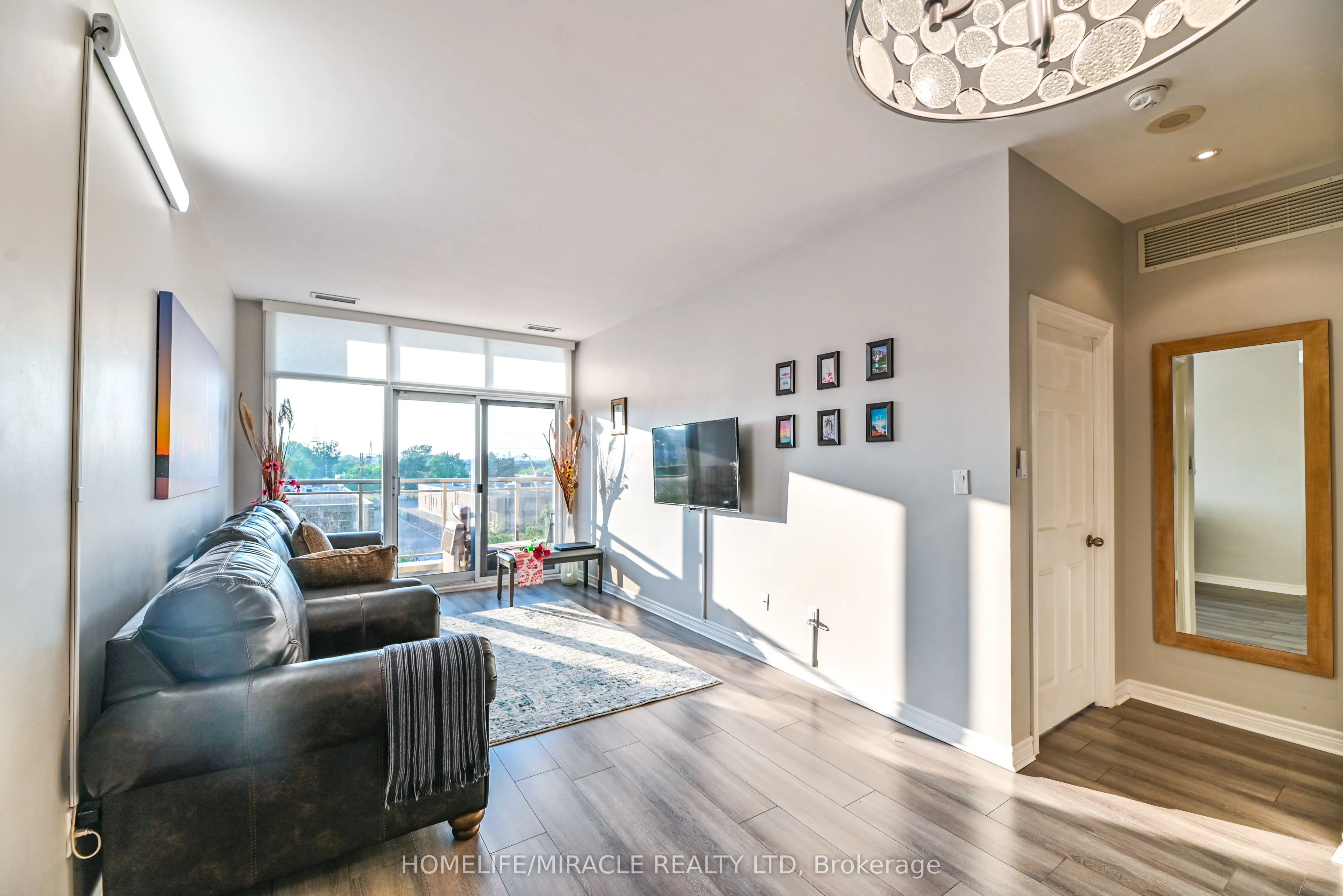 1 Leaside Park Drive, #305
