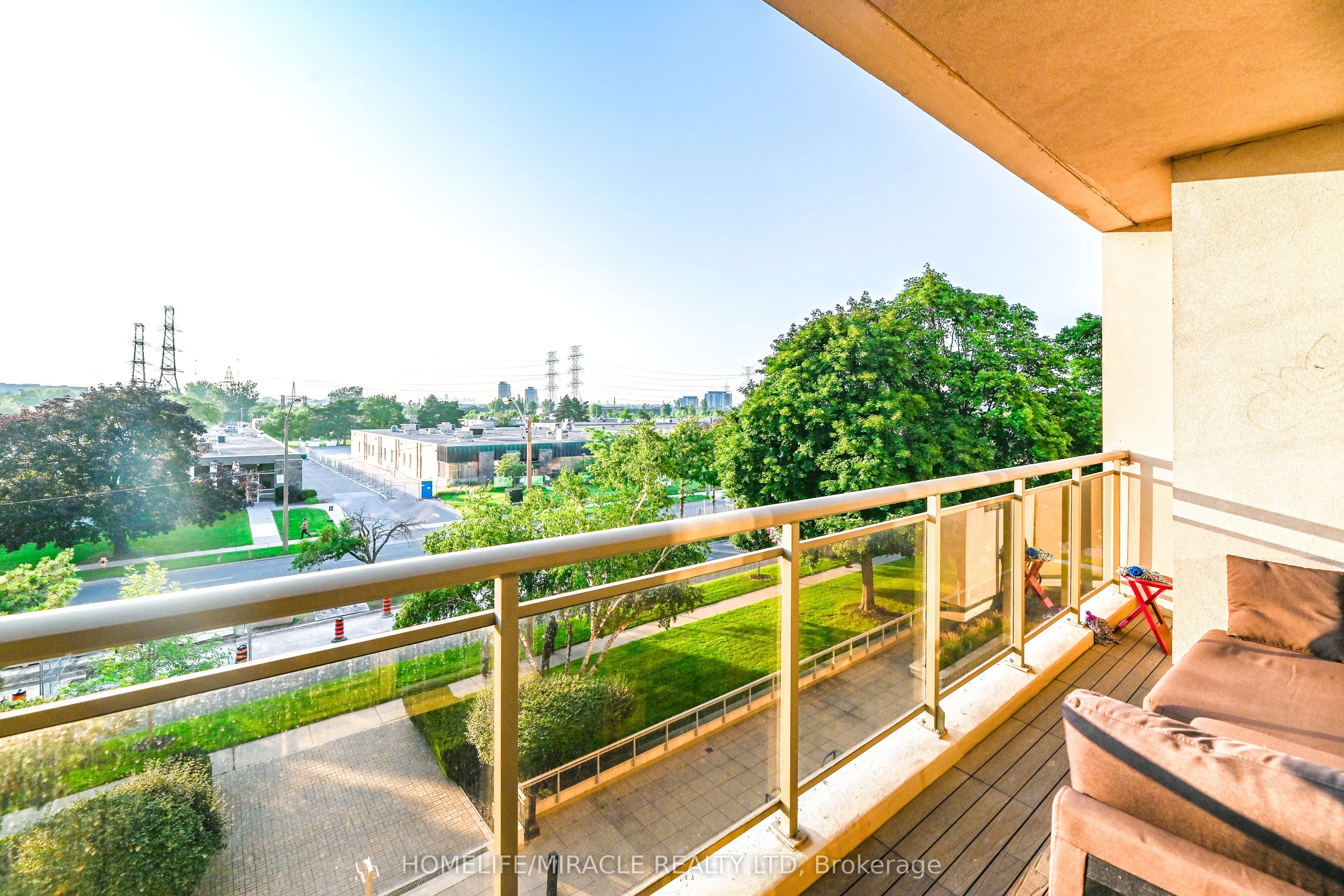 1 Leaside Park Drive, #305