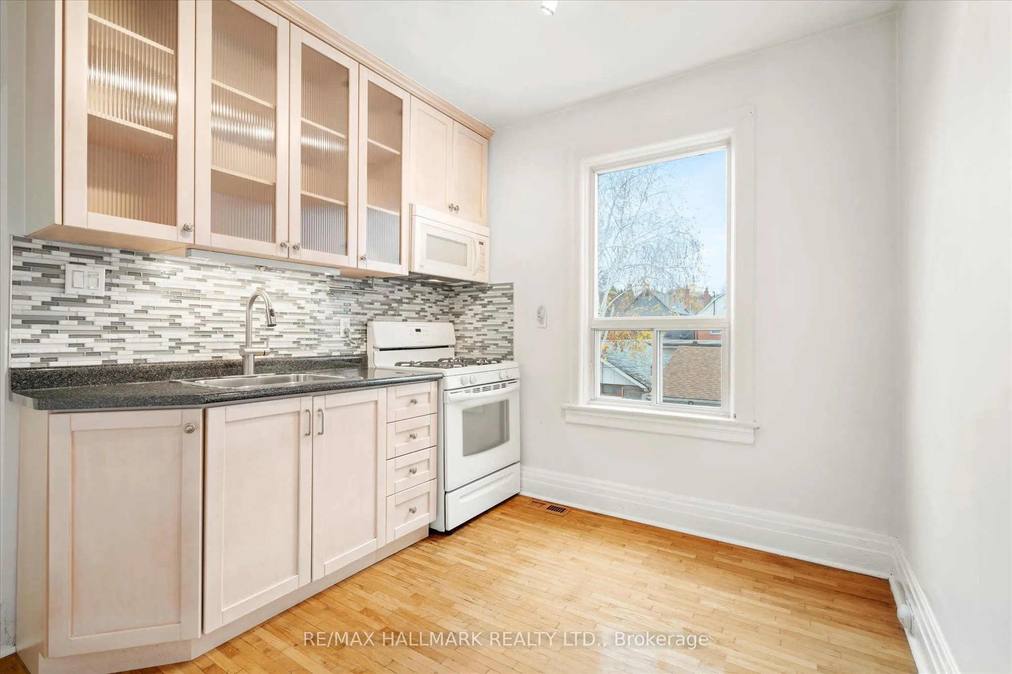393 Ossington Avenue