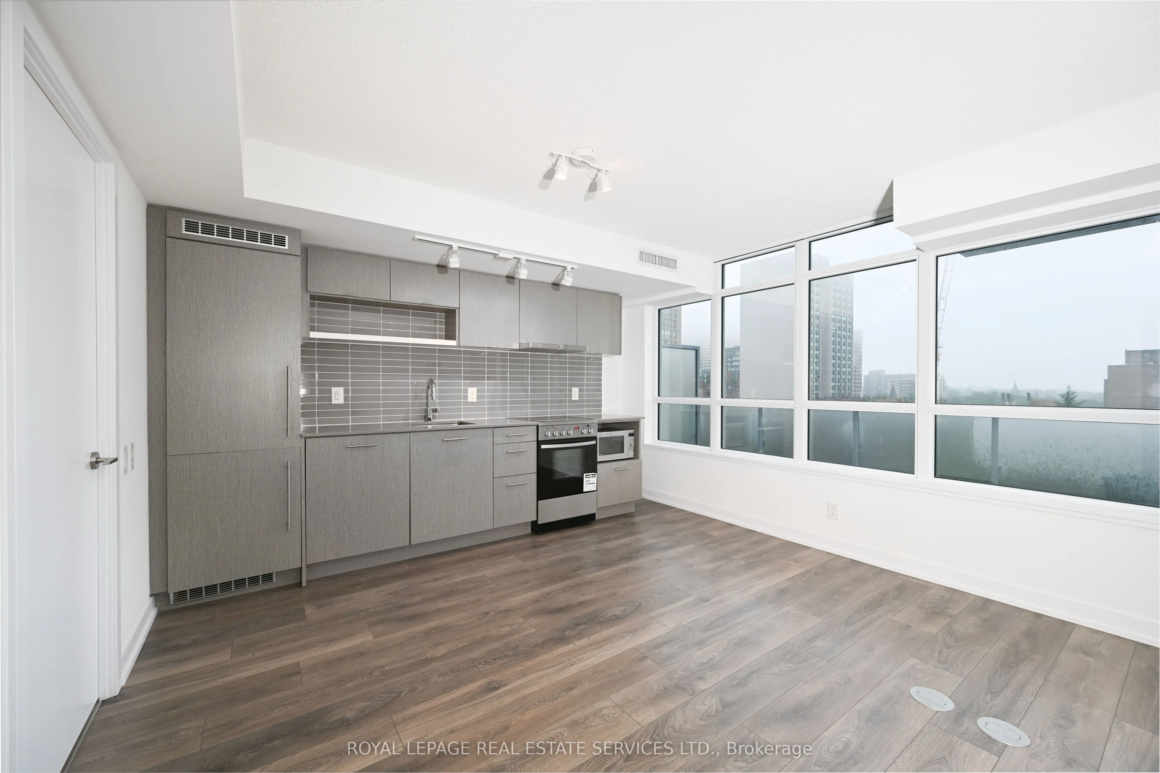 365 Church Street, #808