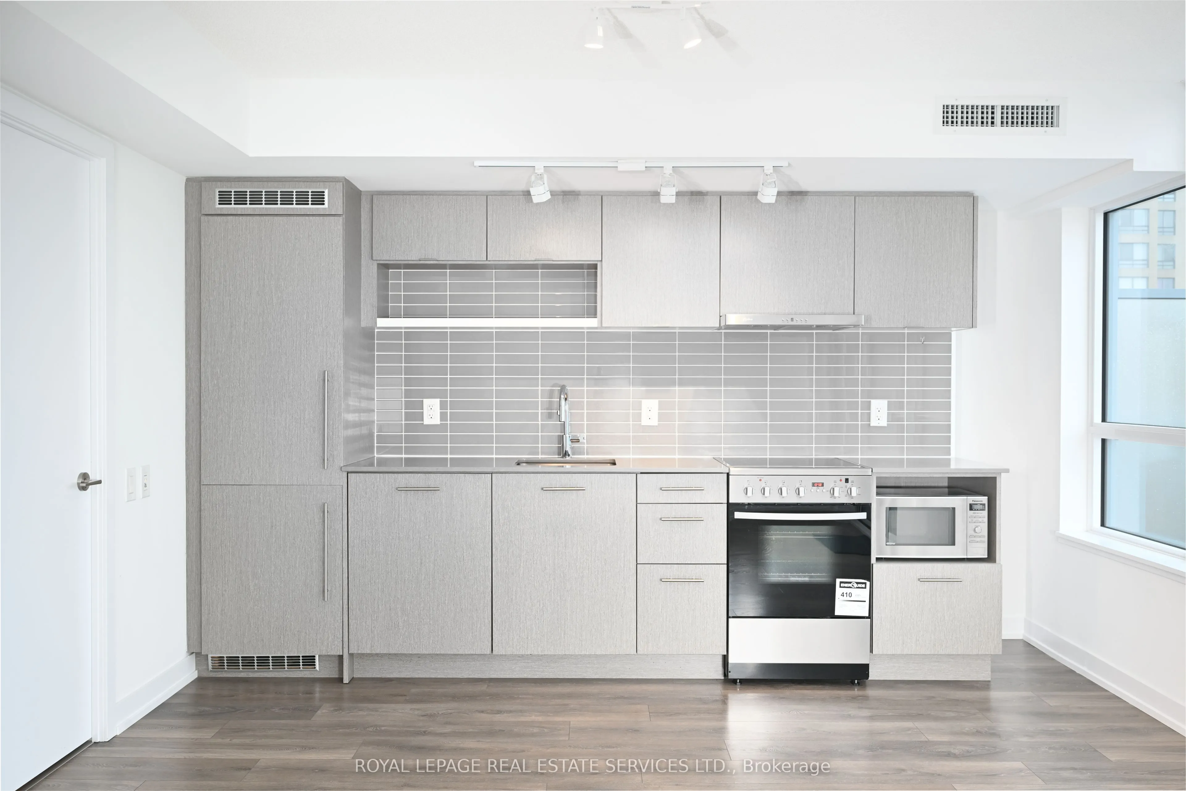 365 Church Street, #808