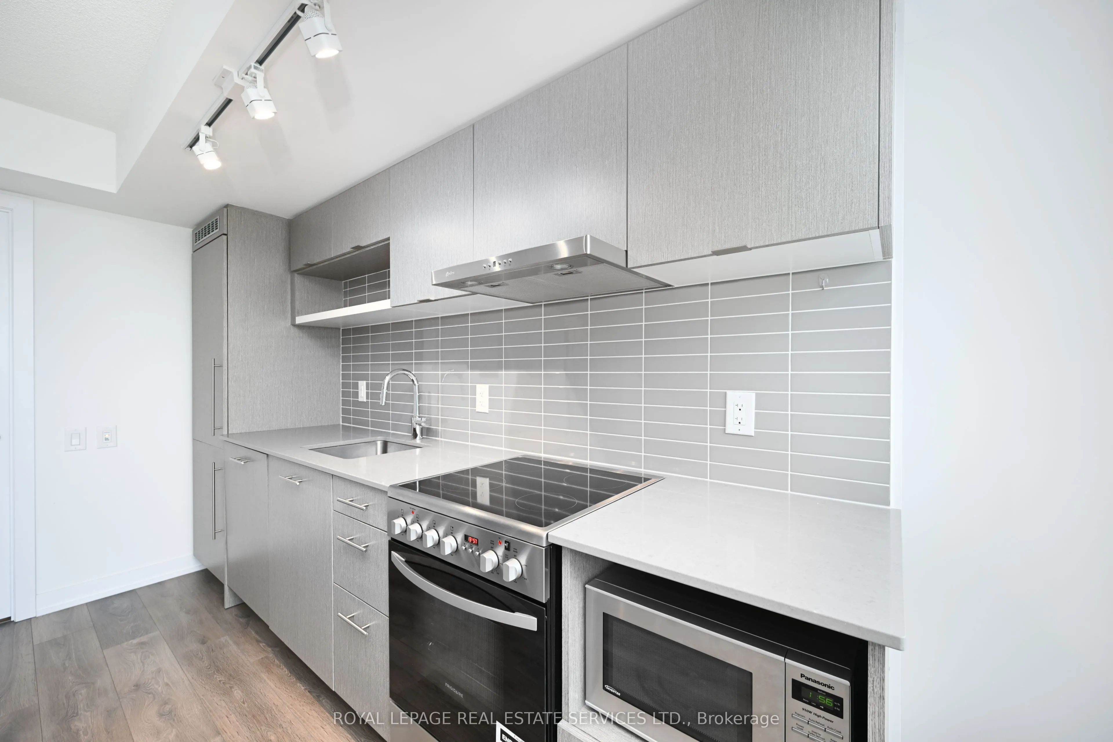 365 Church Street, #808