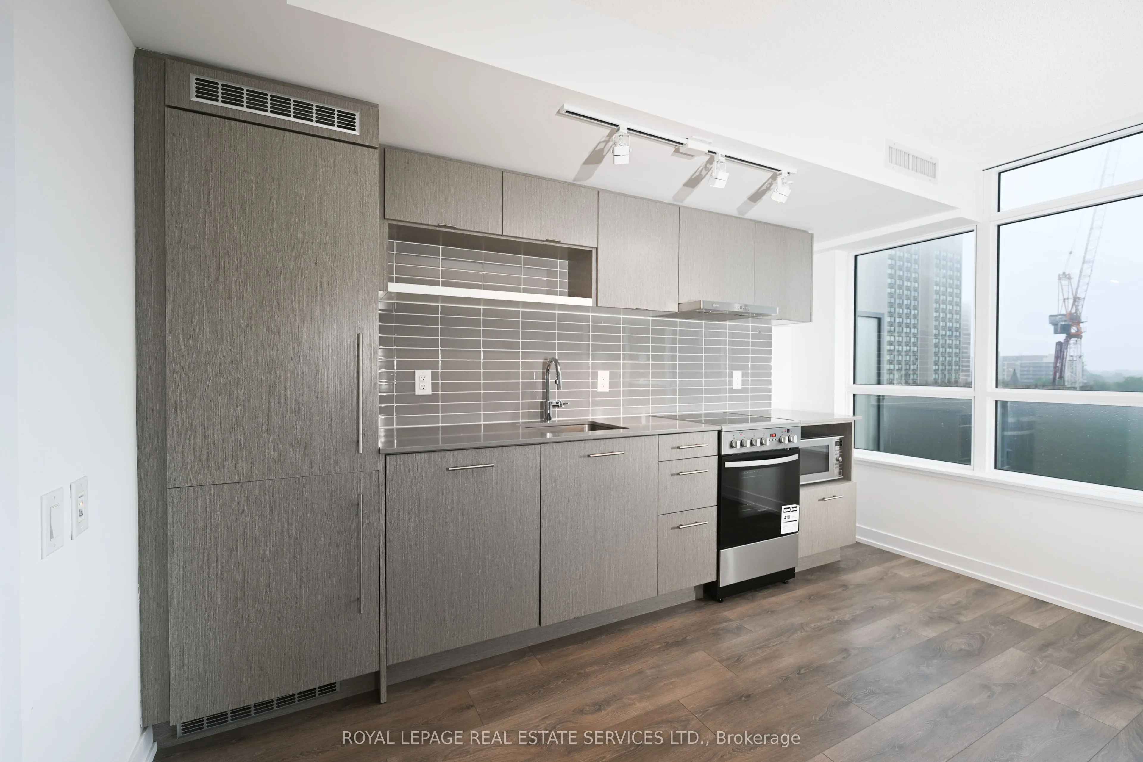 365 Church Street, #808