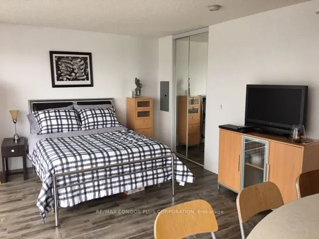 18 Yonge Street #1012