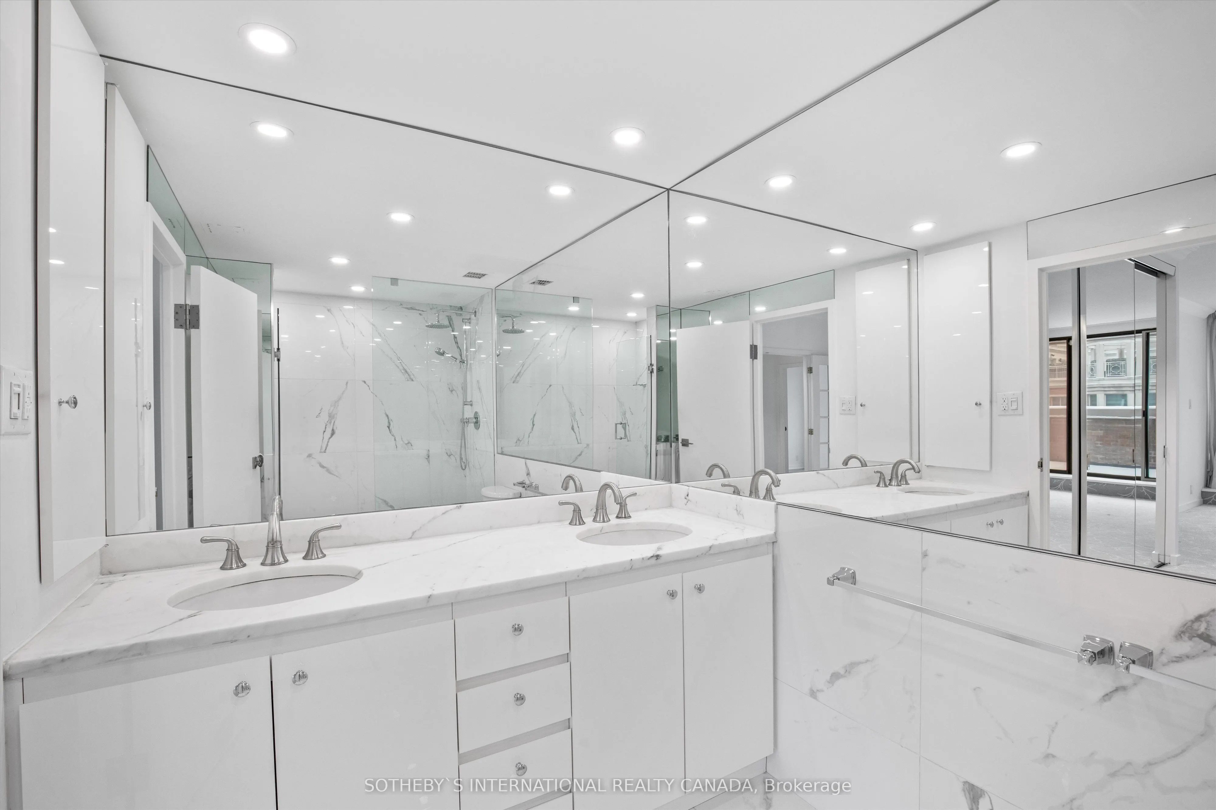 55A Avenue Road #408