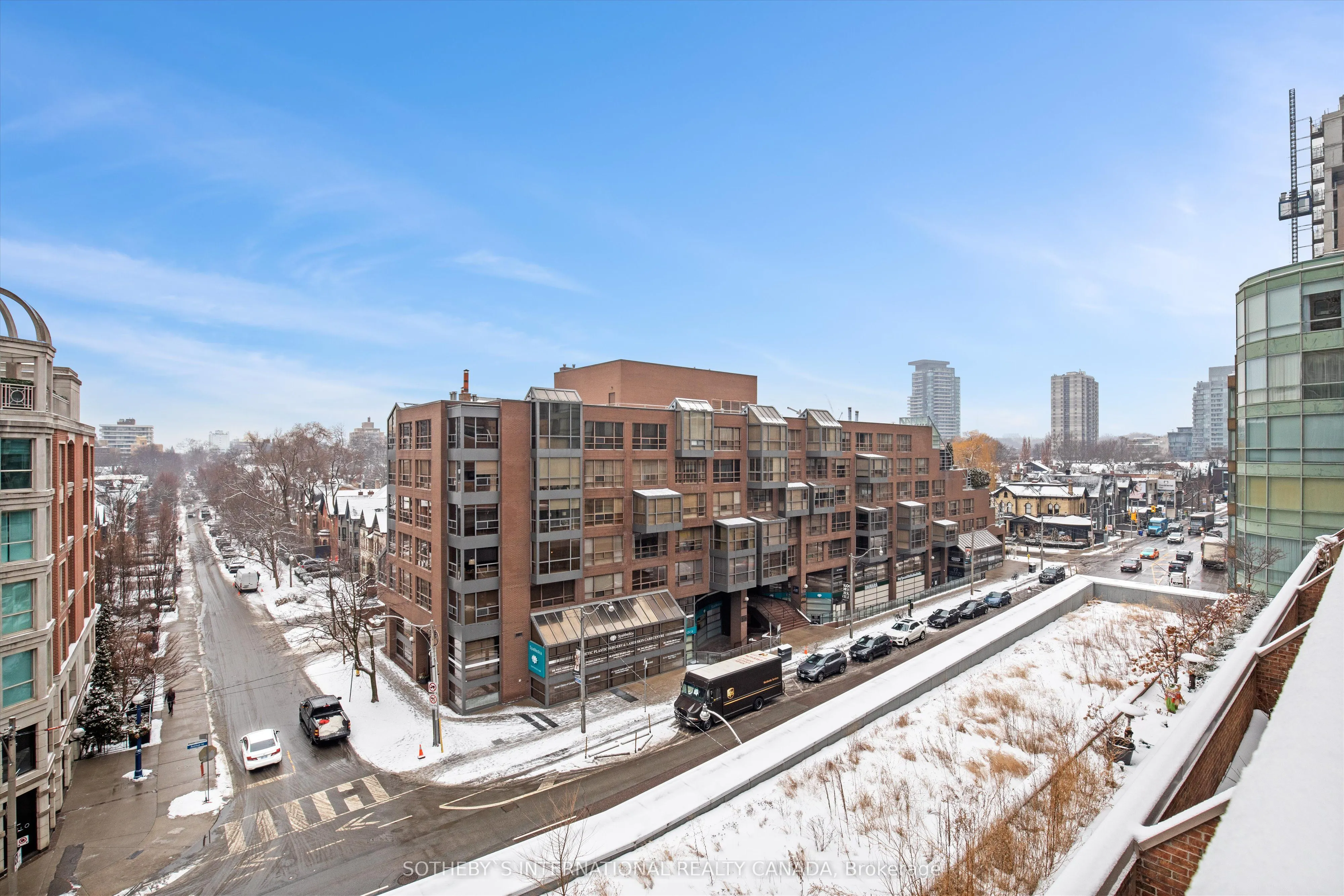 55A Avenue Road #408