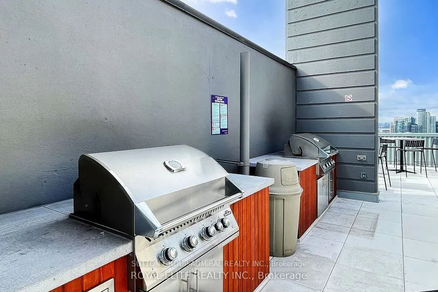 270 Queens Quay Boulevard W, #801