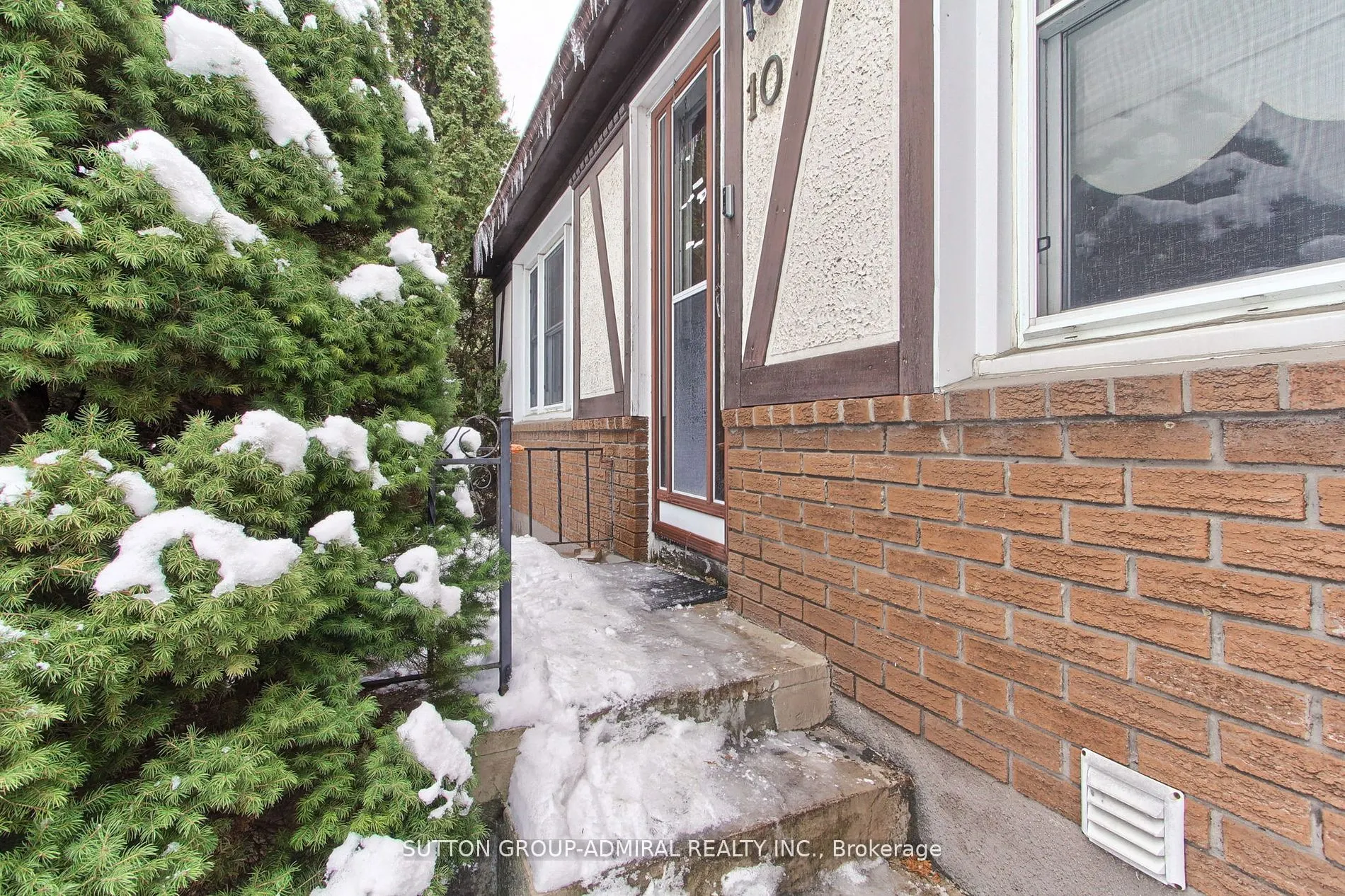 10 Dromore Crescent