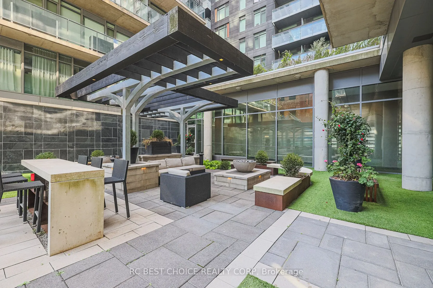 650 King Street W, #410