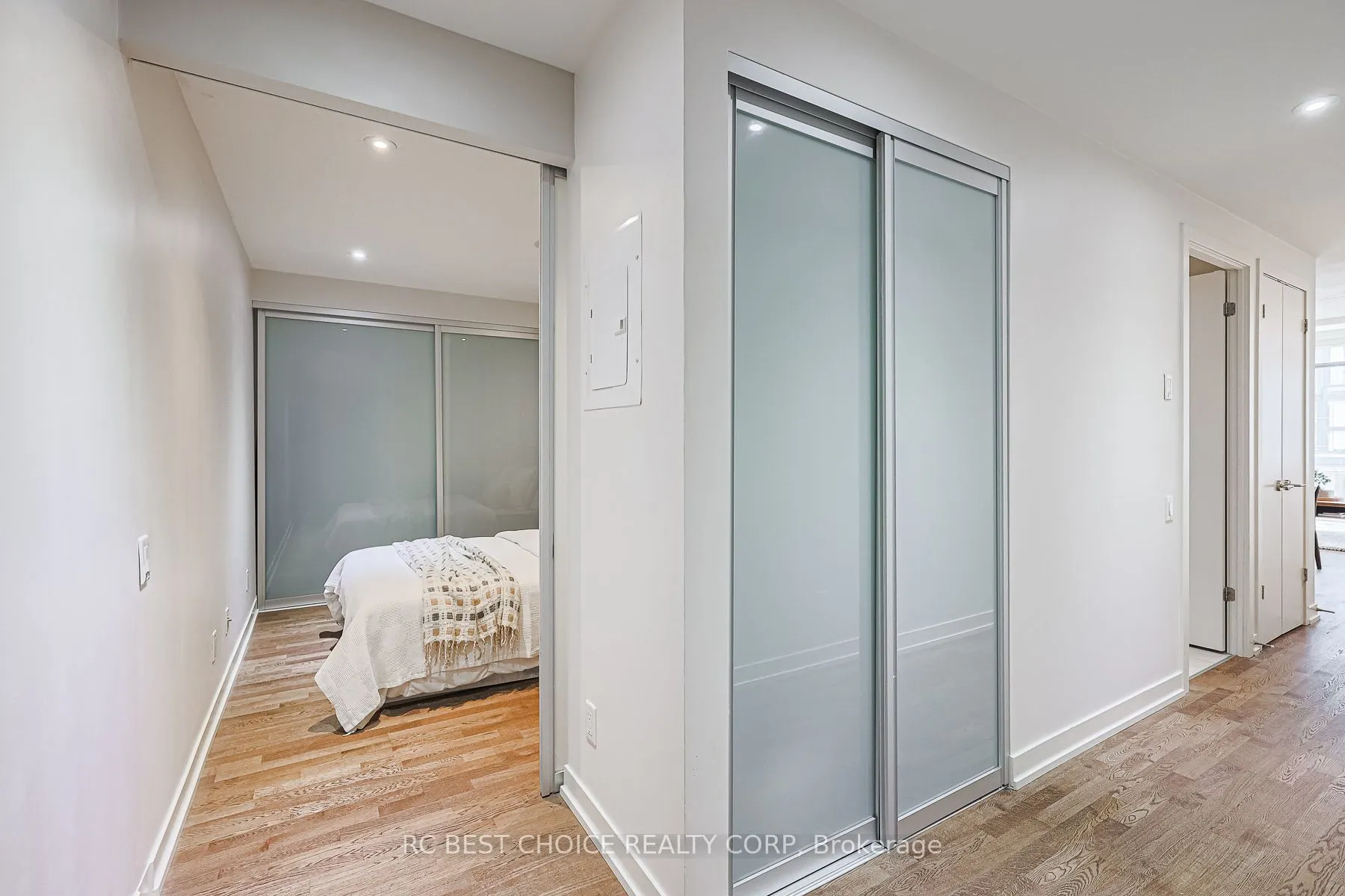 650 King Street W, #410