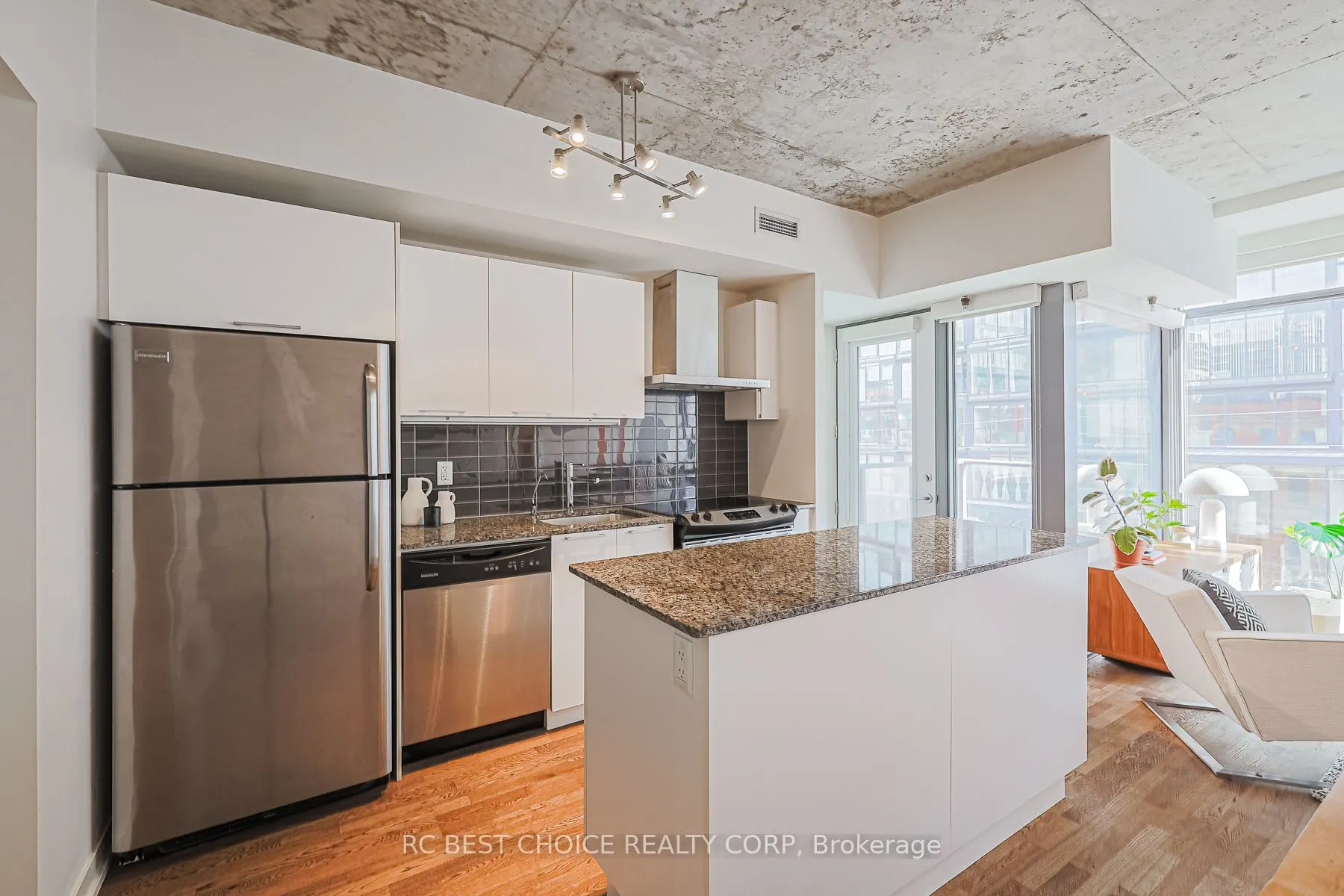 650 King Street W, #410