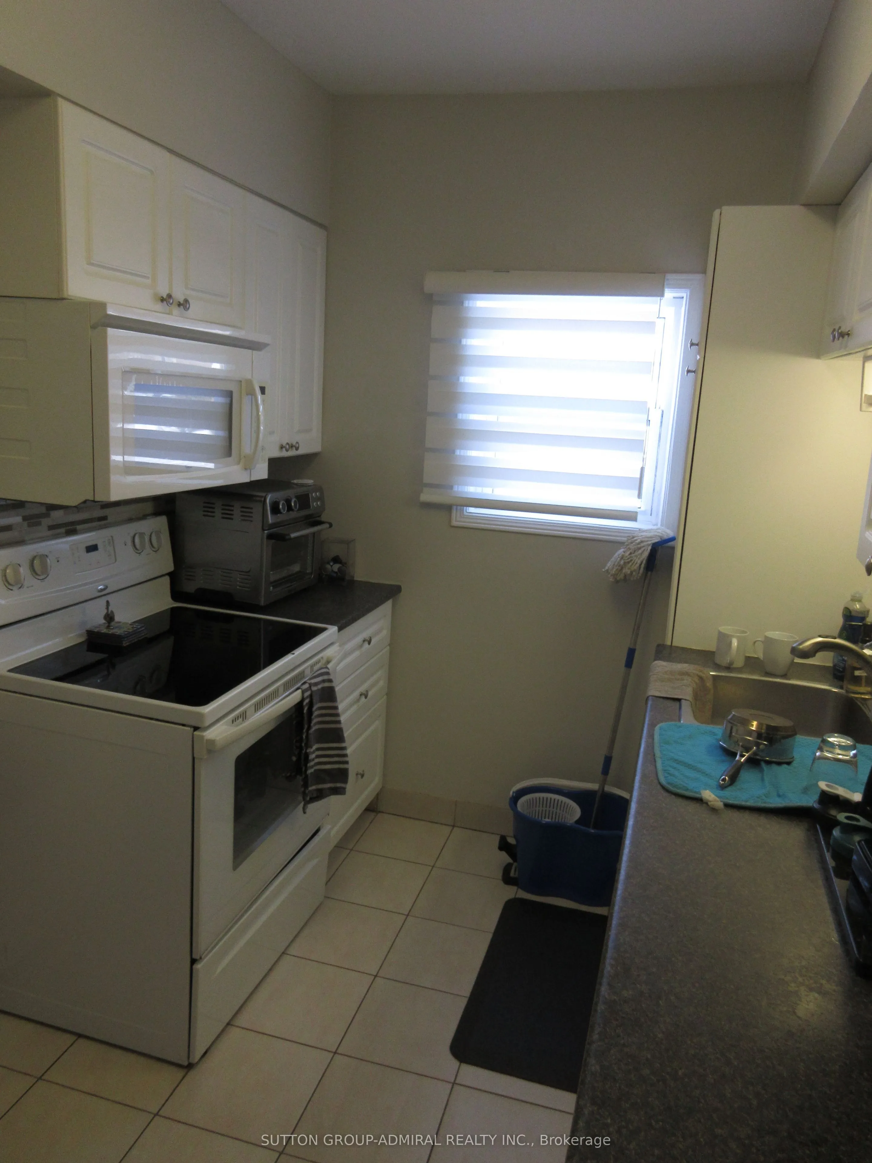 1220 Avenue Road #1