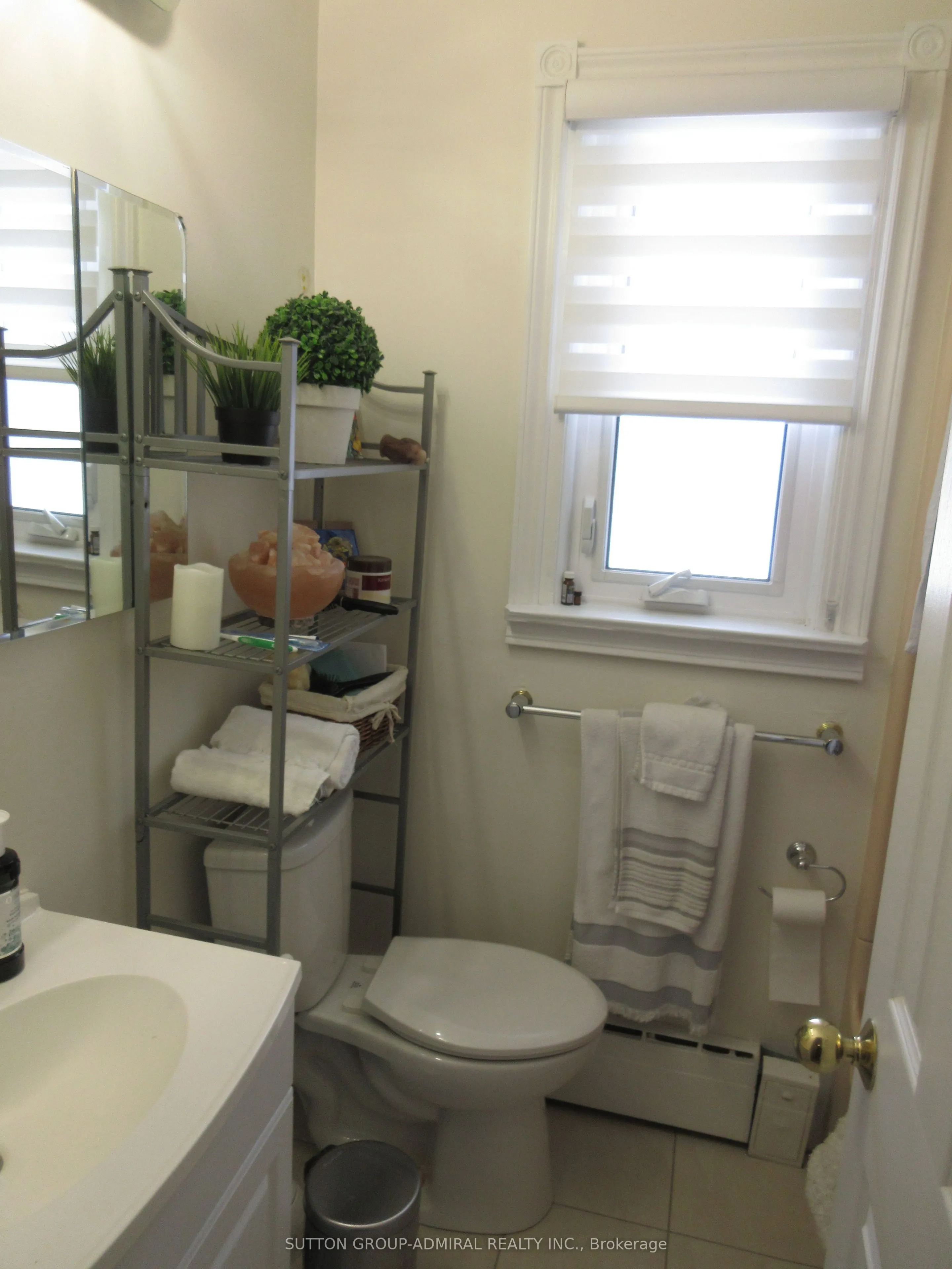 1220 Avenue Road #1