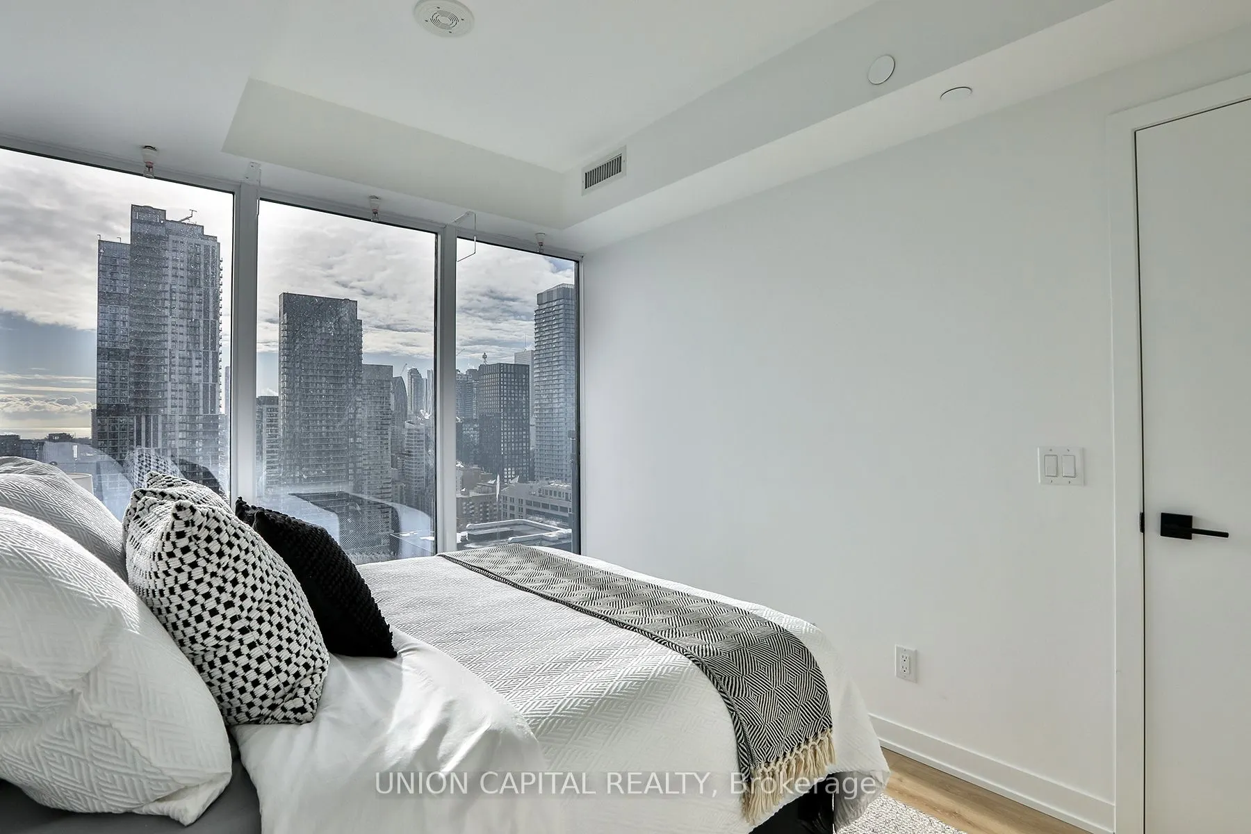 319 Jarvis Street #2916