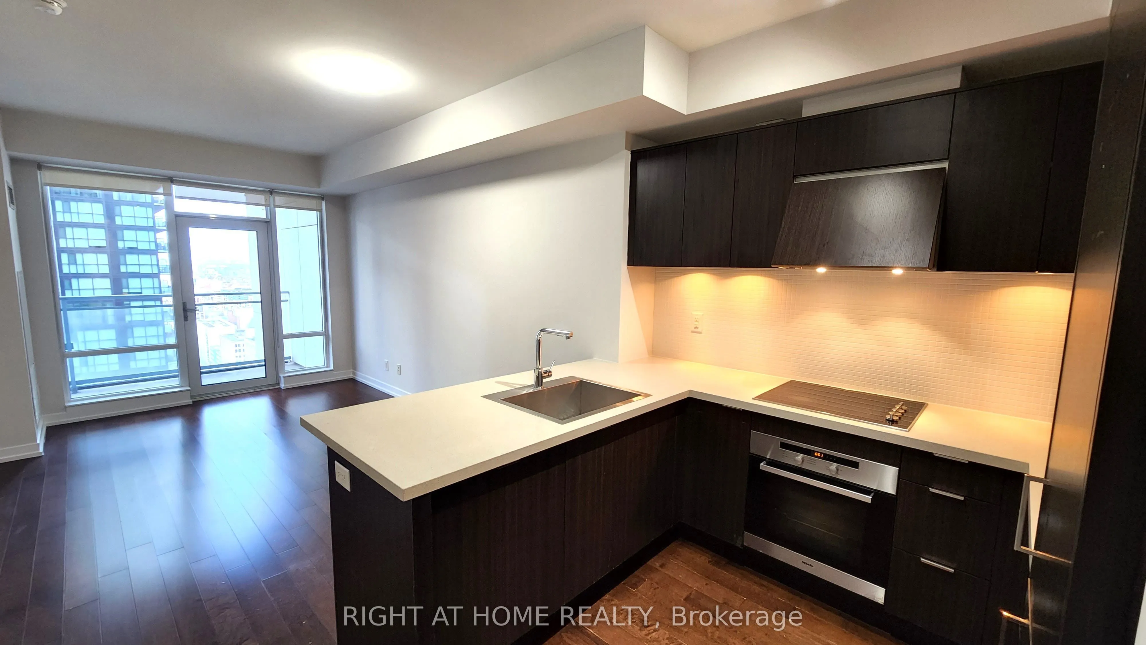 21 Widmer Street, #2901