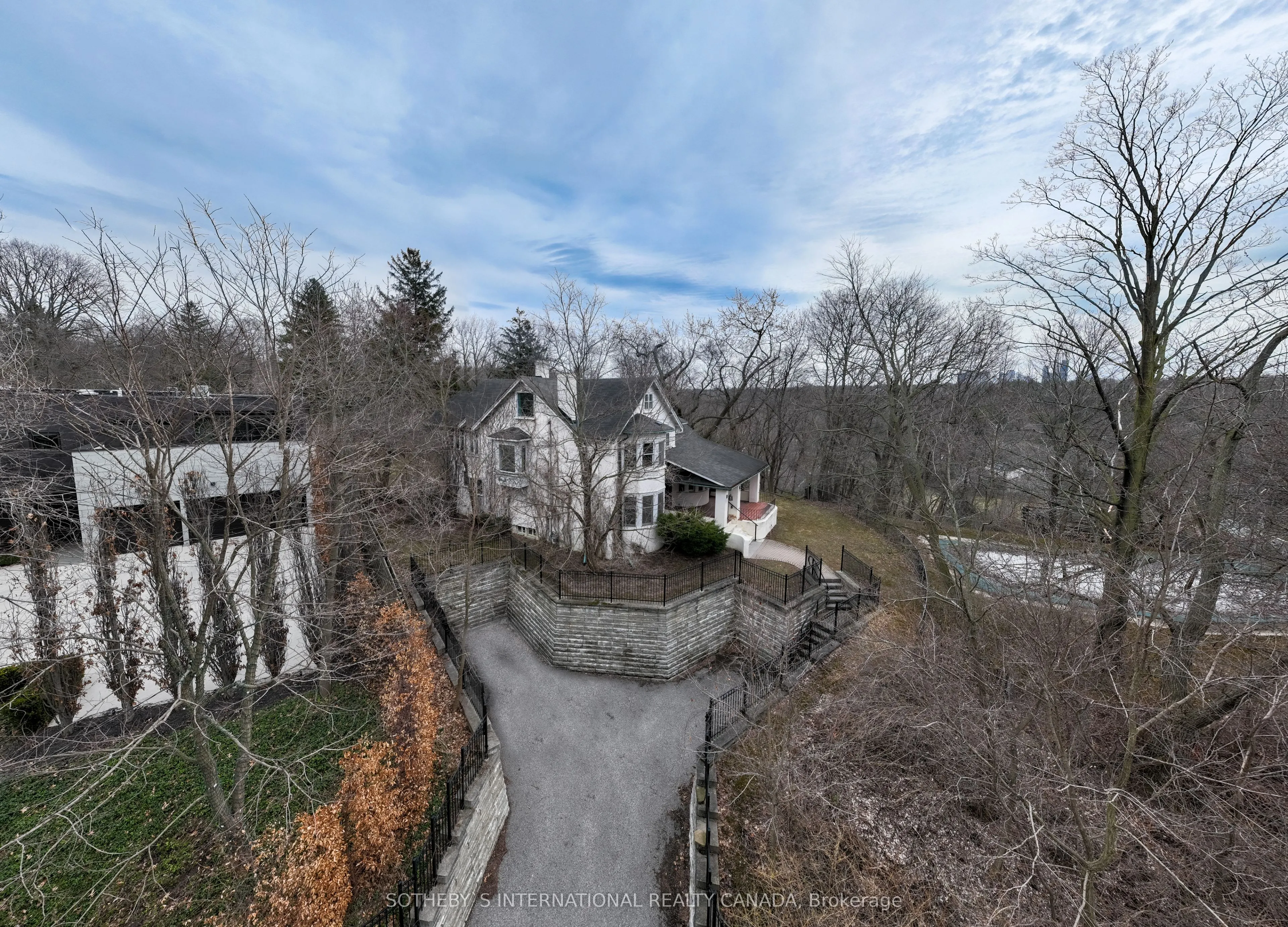 27 Old Yonge Street