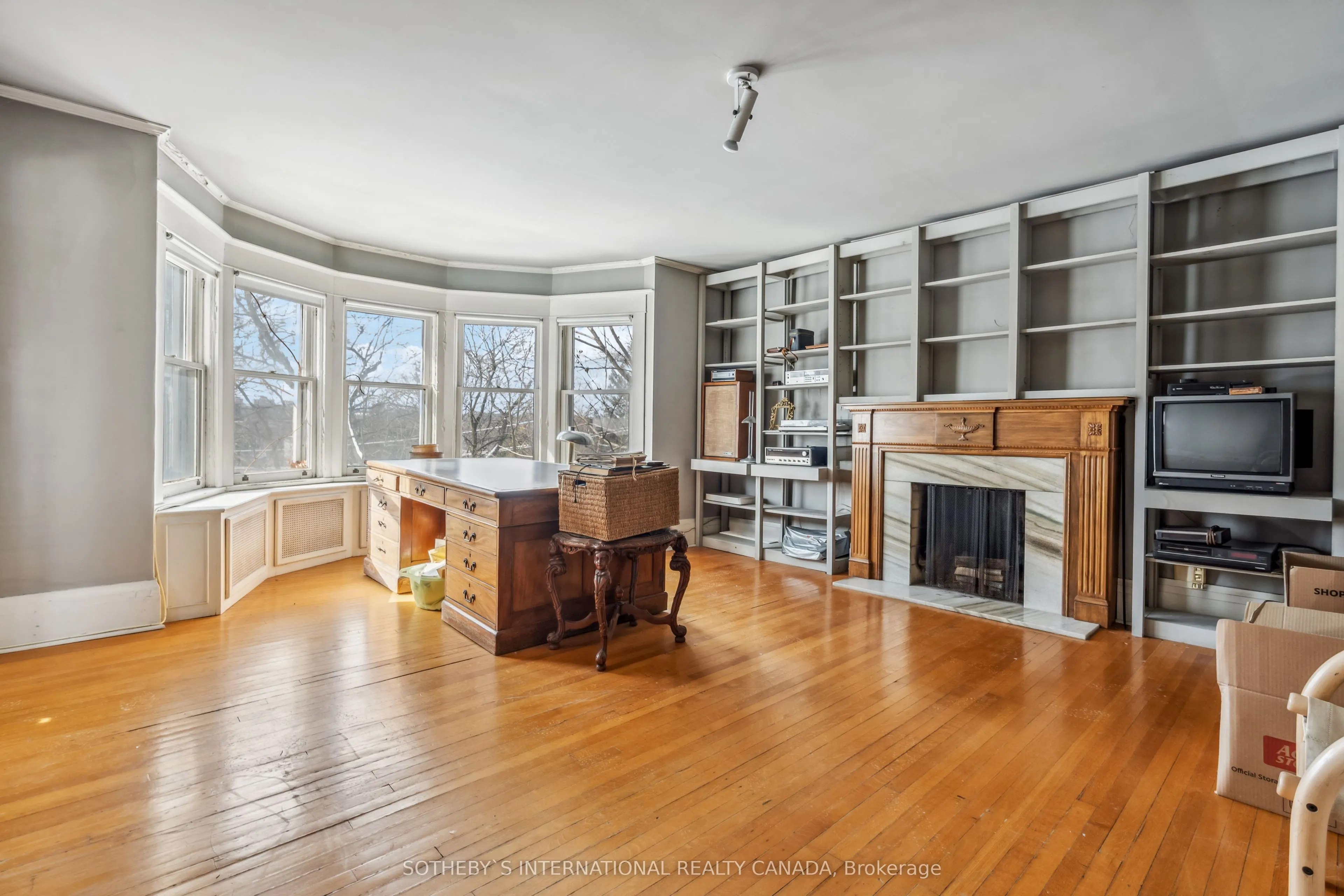 27 Old Yonge Street