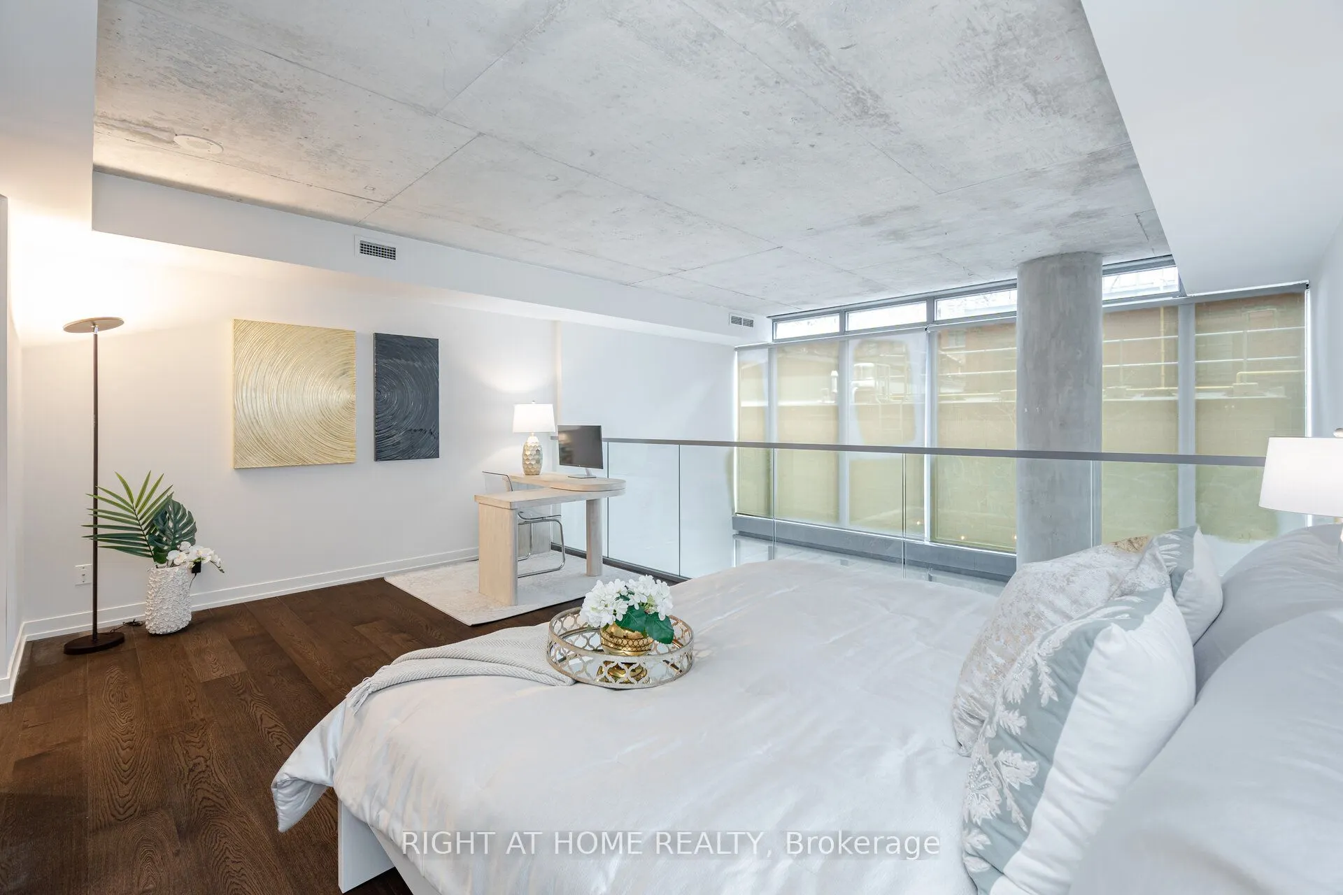 650 King Street W #106