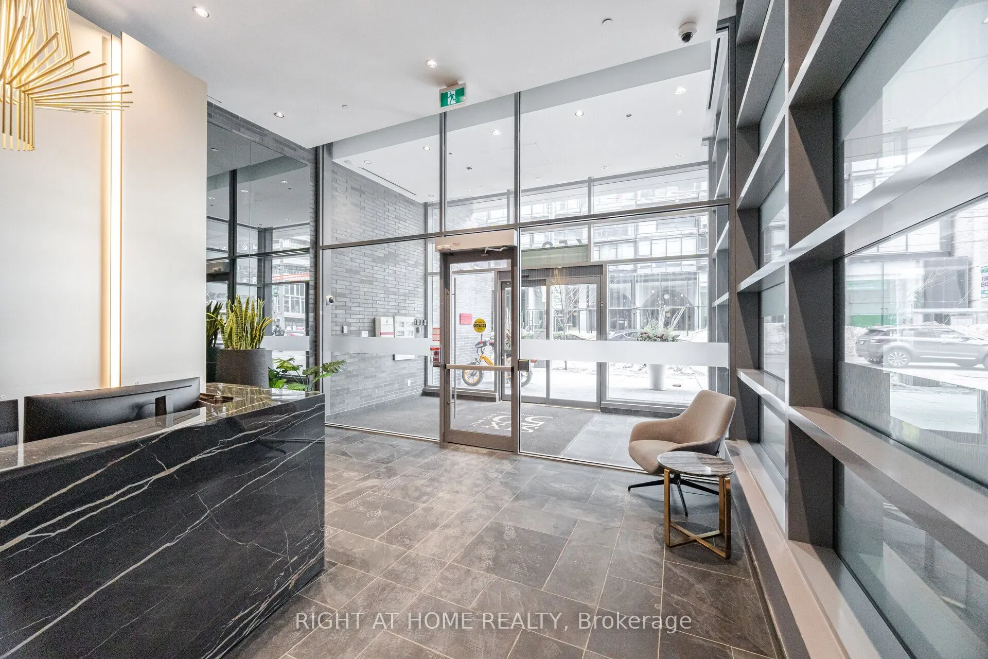 650 King Street W #106