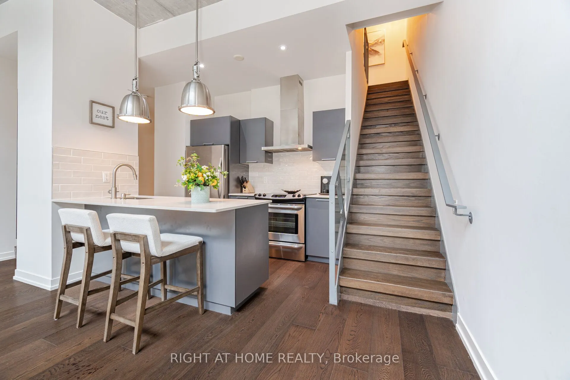 650 King Street W #106
