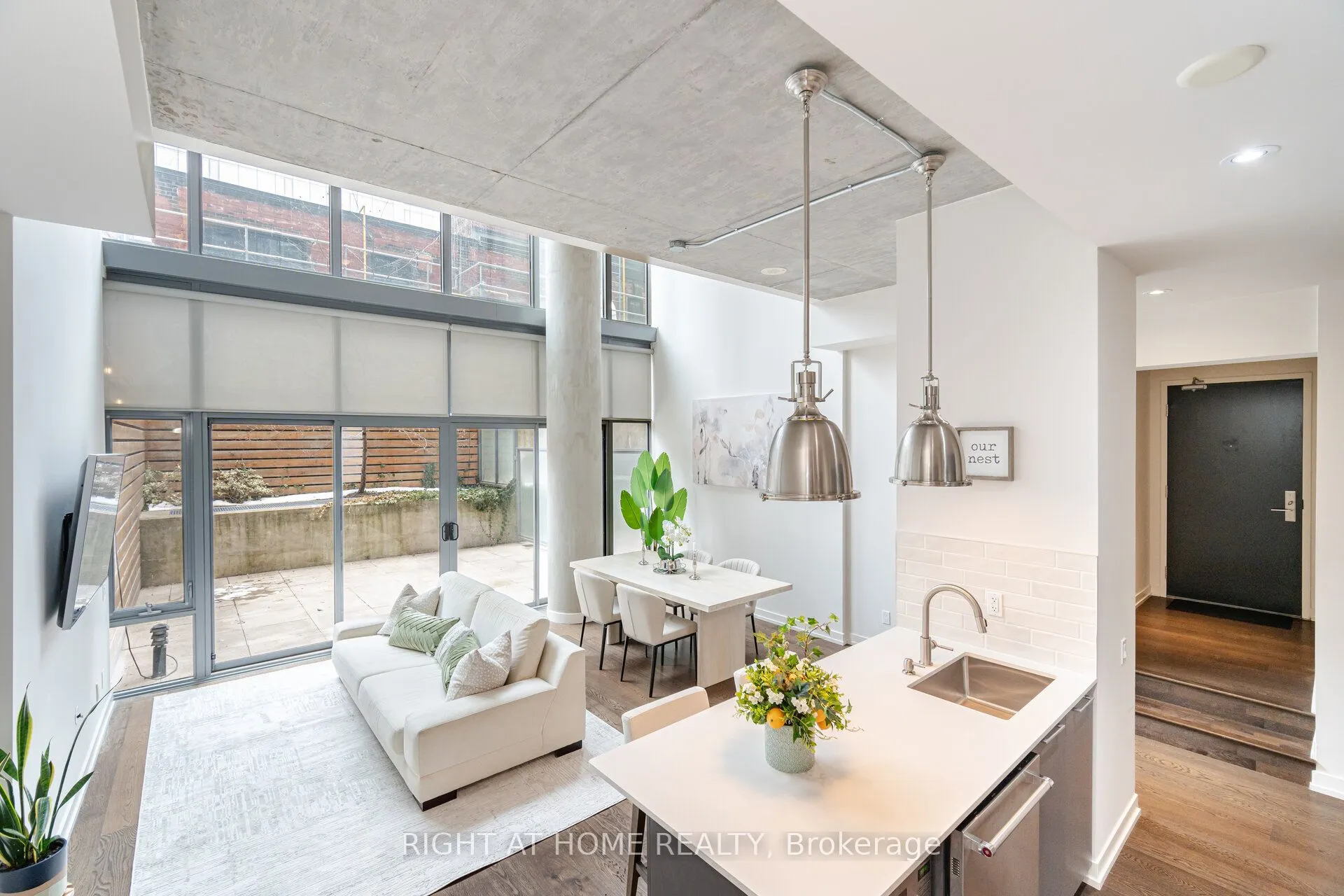 650 King Street W #106