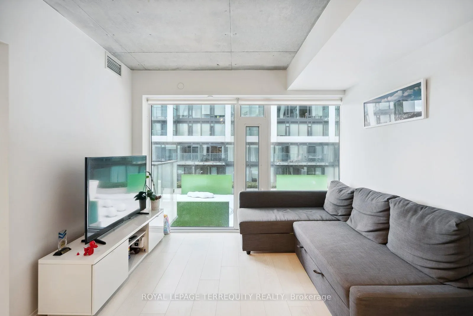 5 Soudan Avenue #703