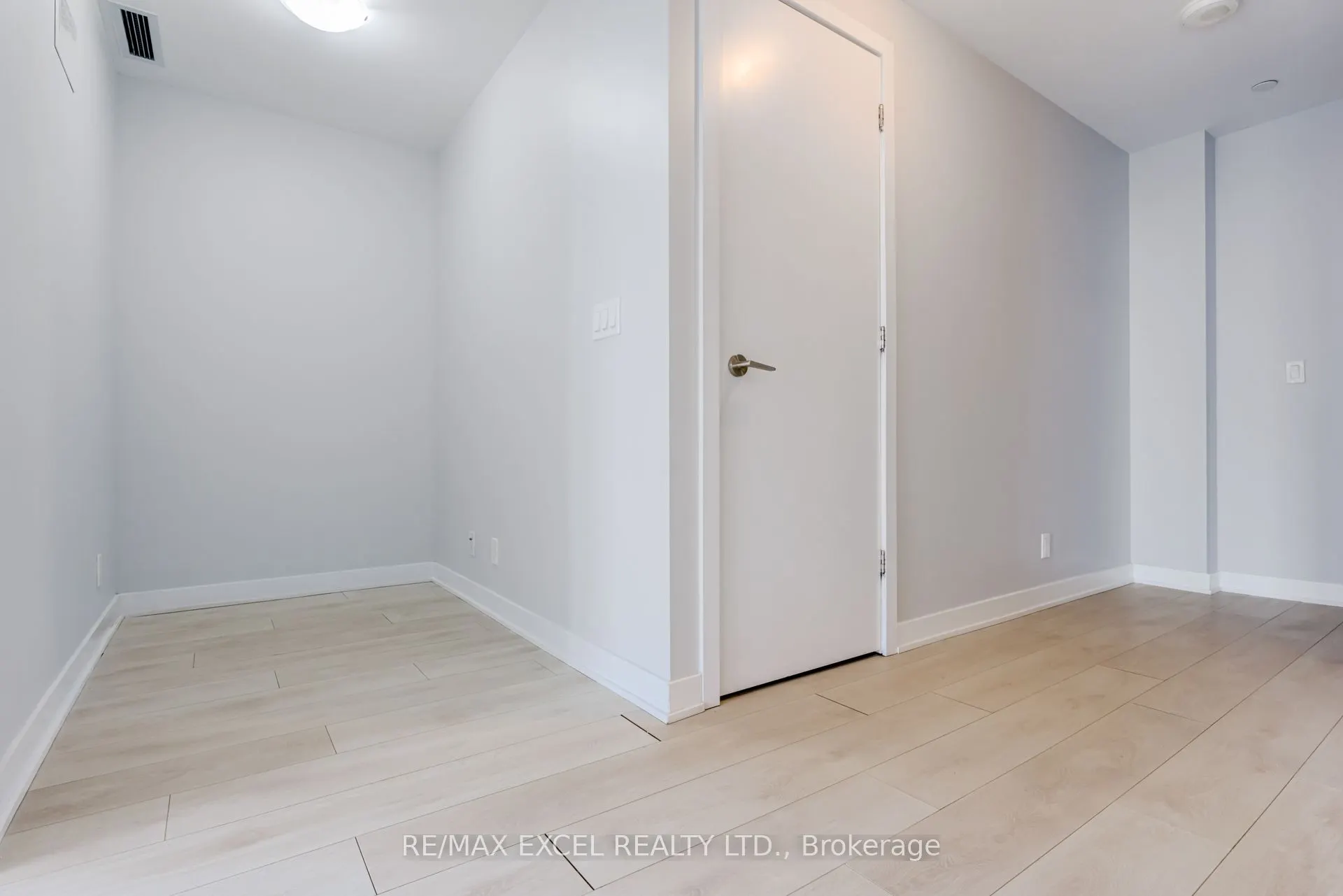 2221 Yonge Street, #2911
