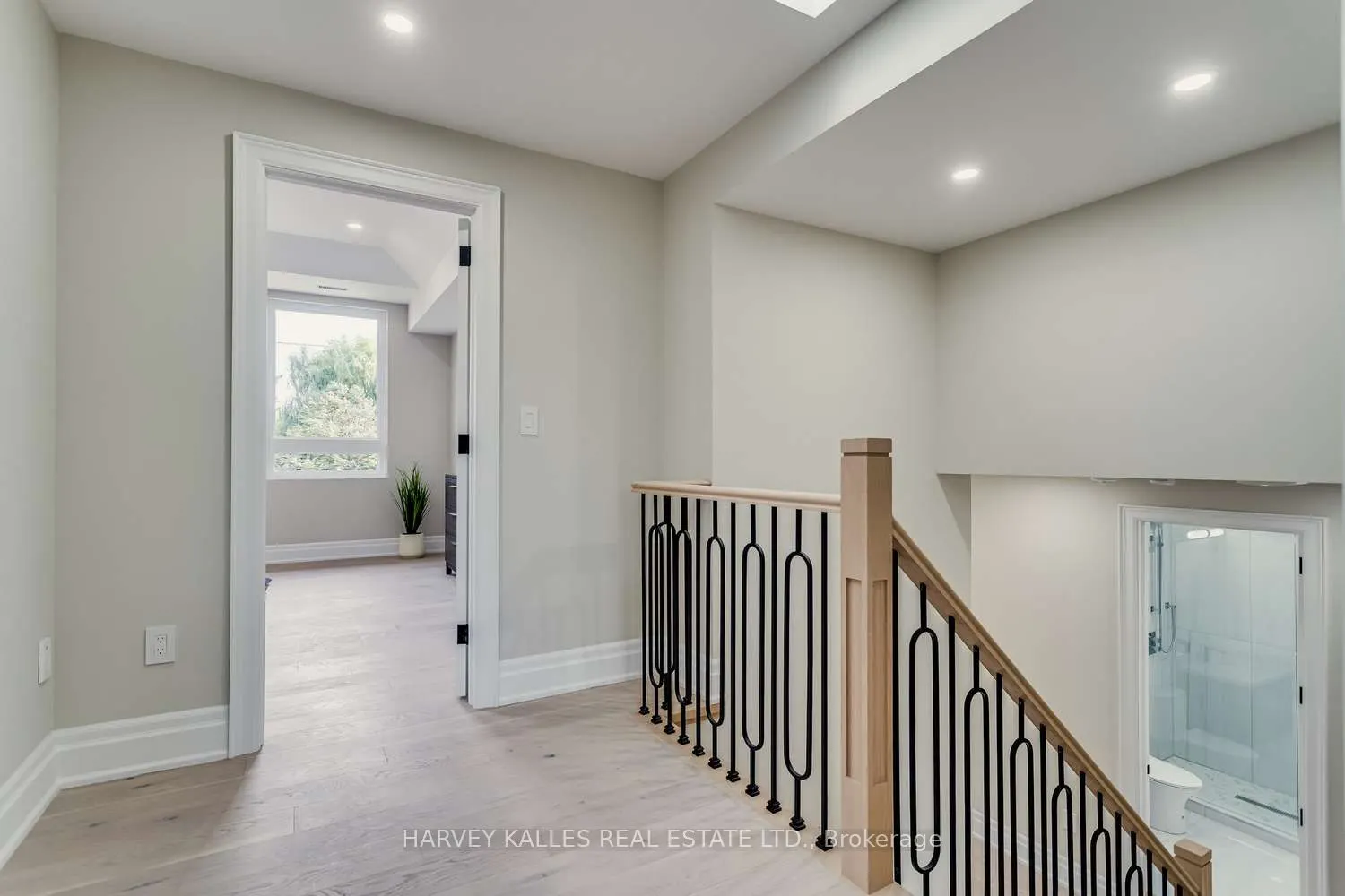 150 Viewmount Avenue