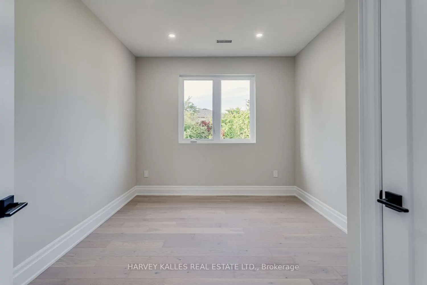 150 Viewmount Avenue