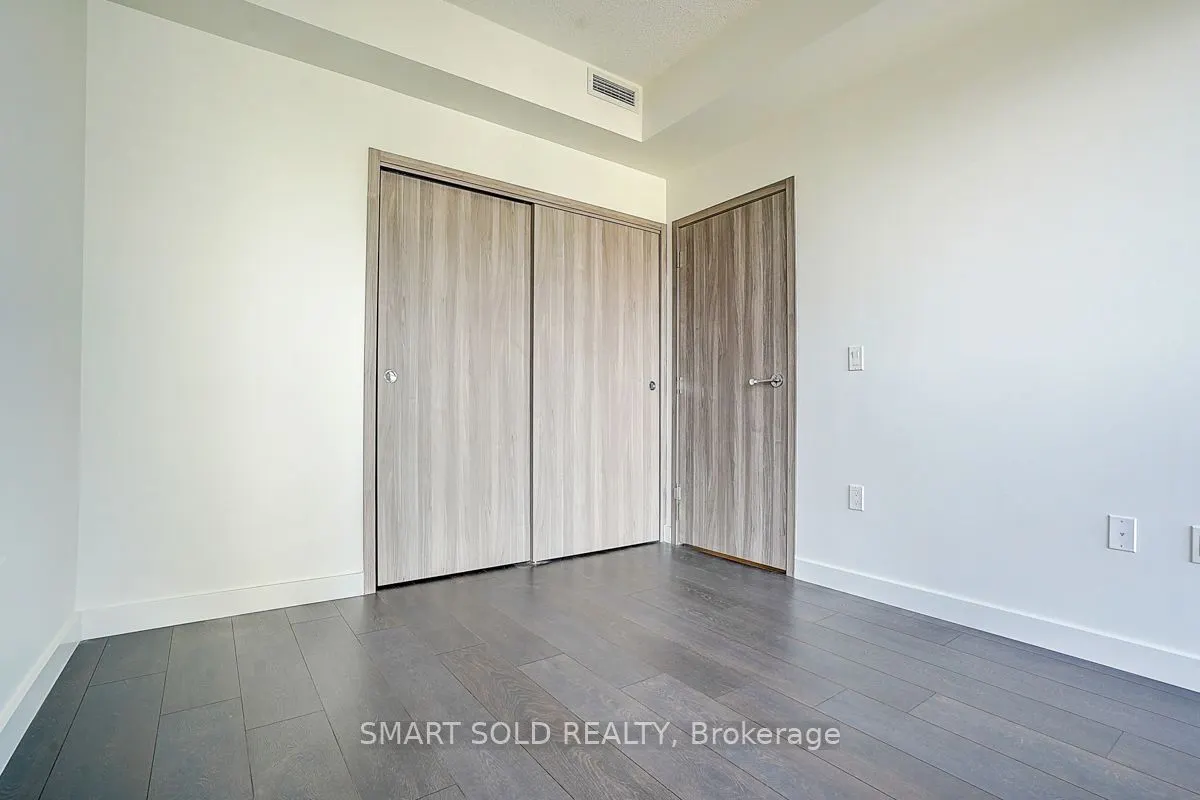 85 McMahon Drive, #2001