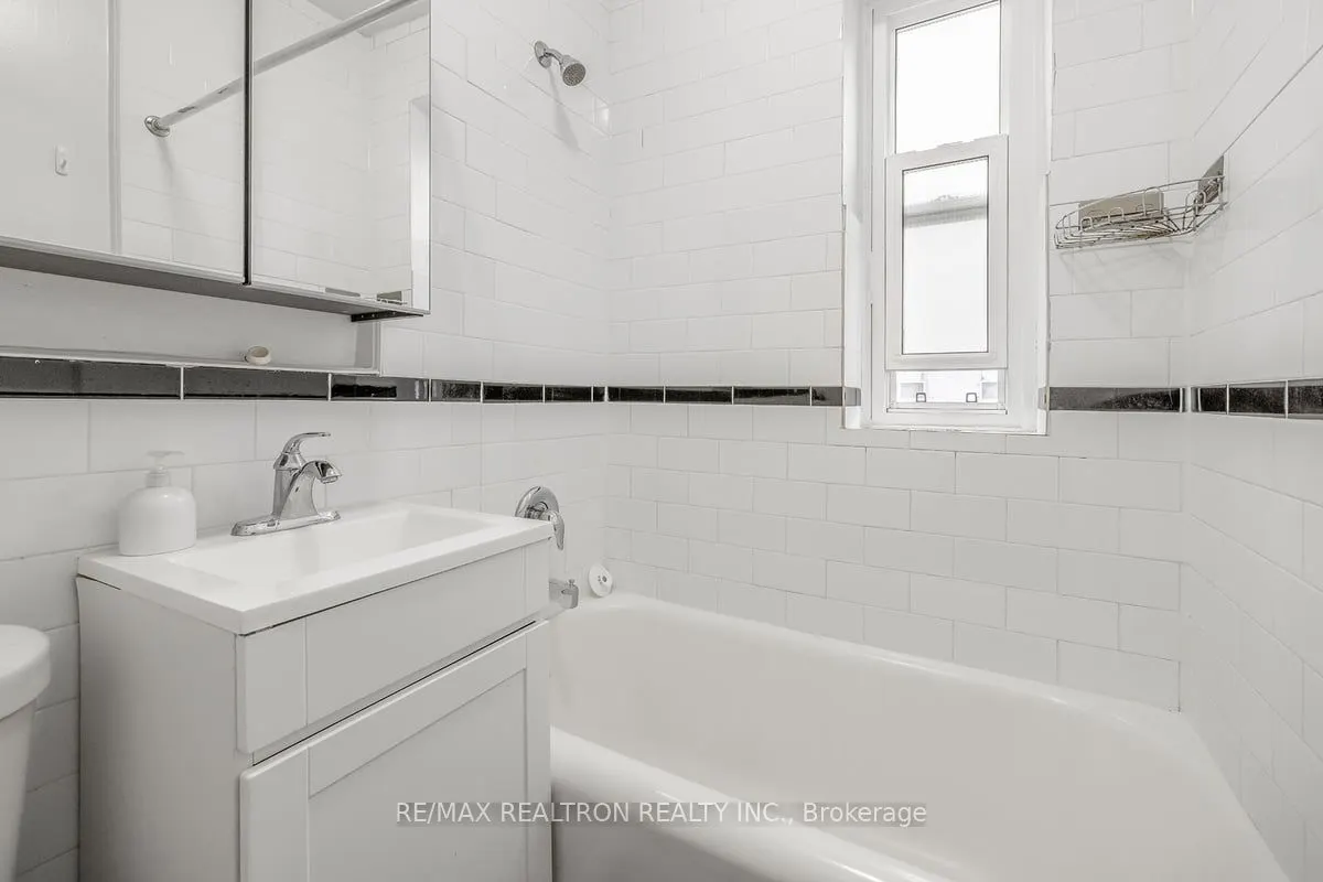 1 Mallory Gardens #4