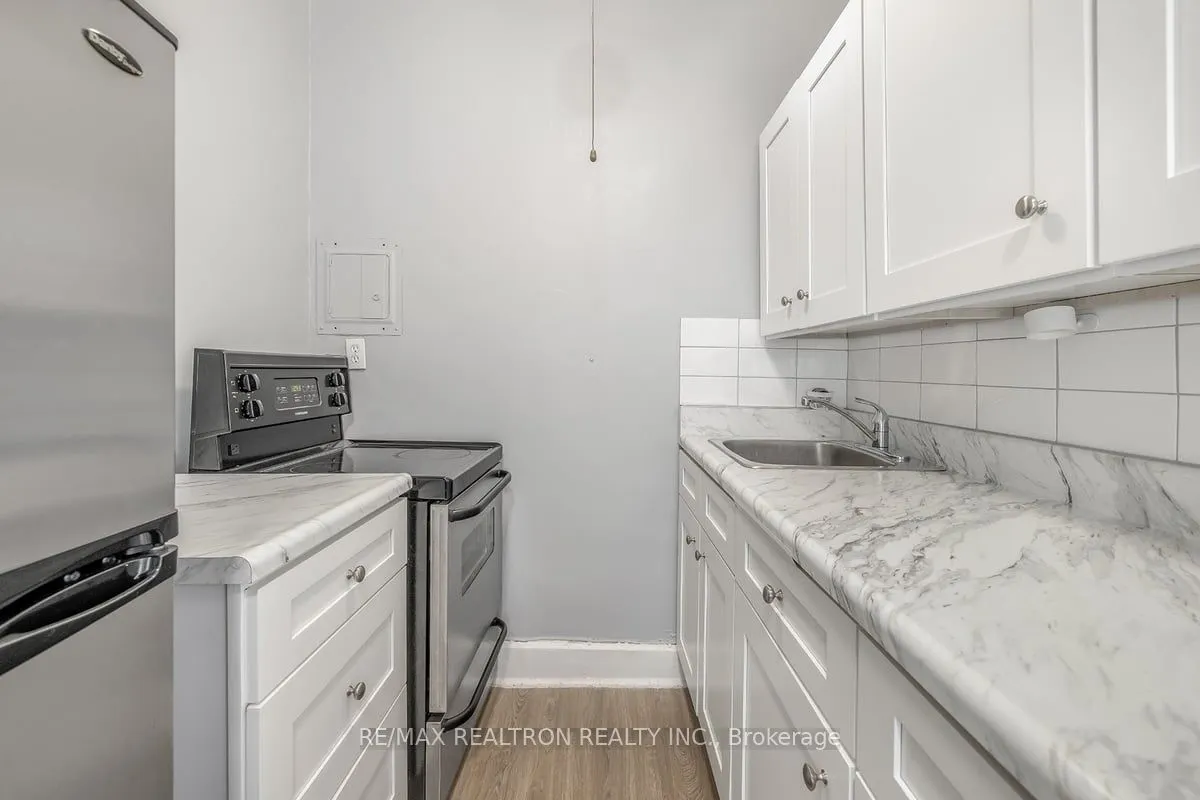 1 Mallory Gardens #4