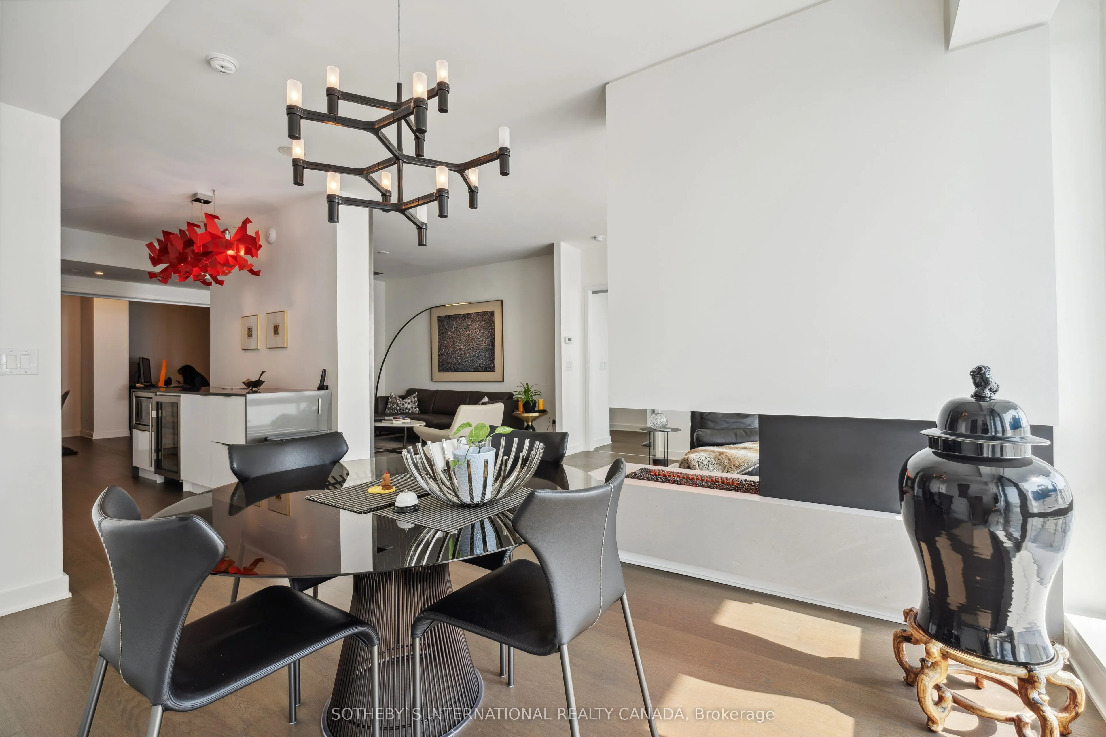 1 Bloor Street E #6805