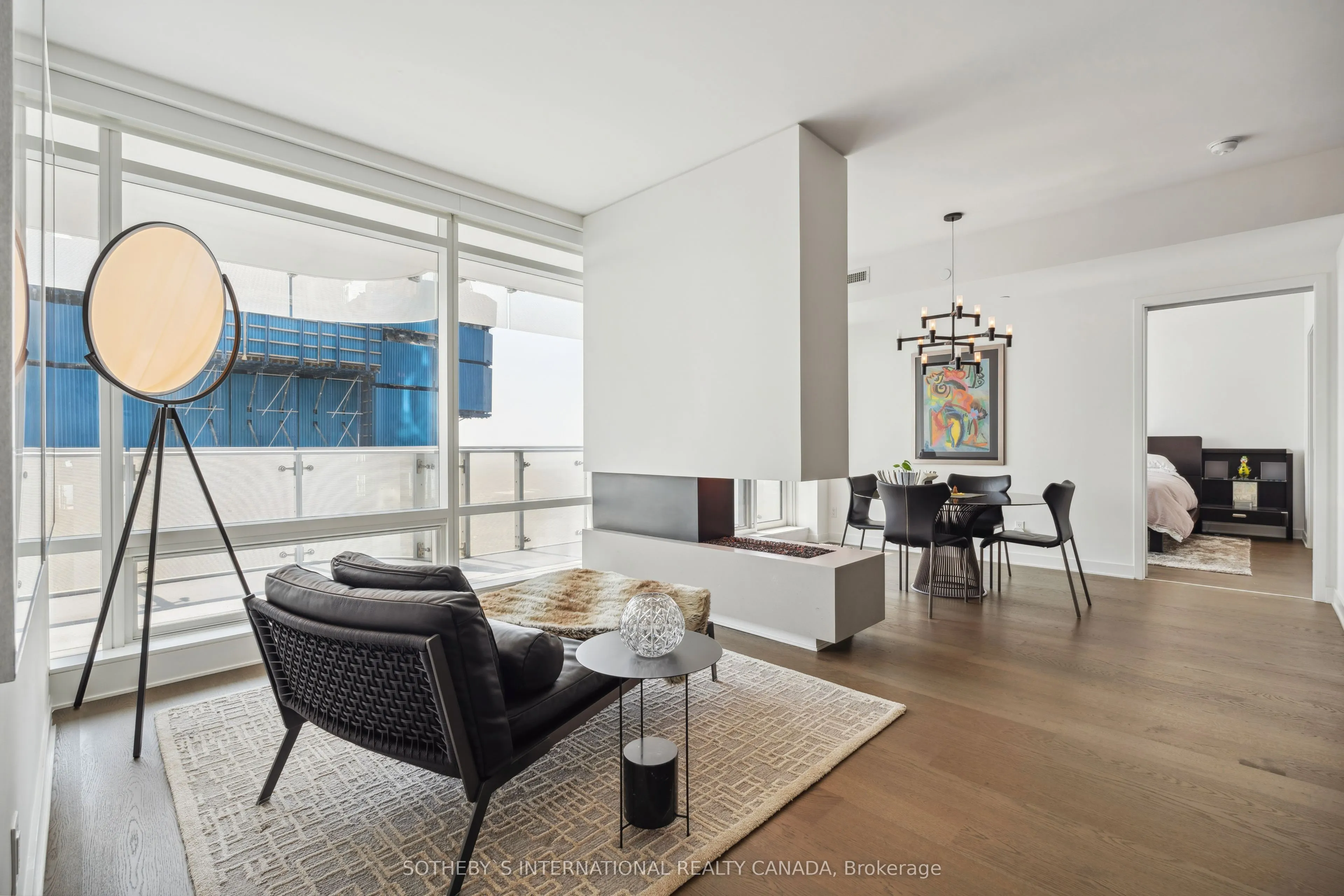 1 Bloor Street E #6805