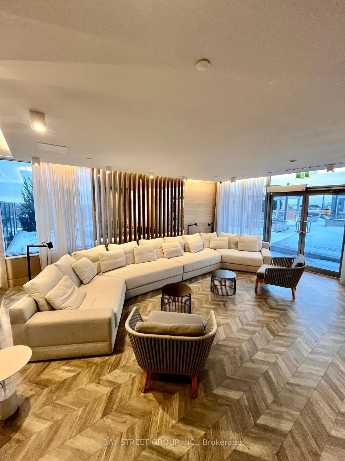 7 Kenaston Gardens, #330