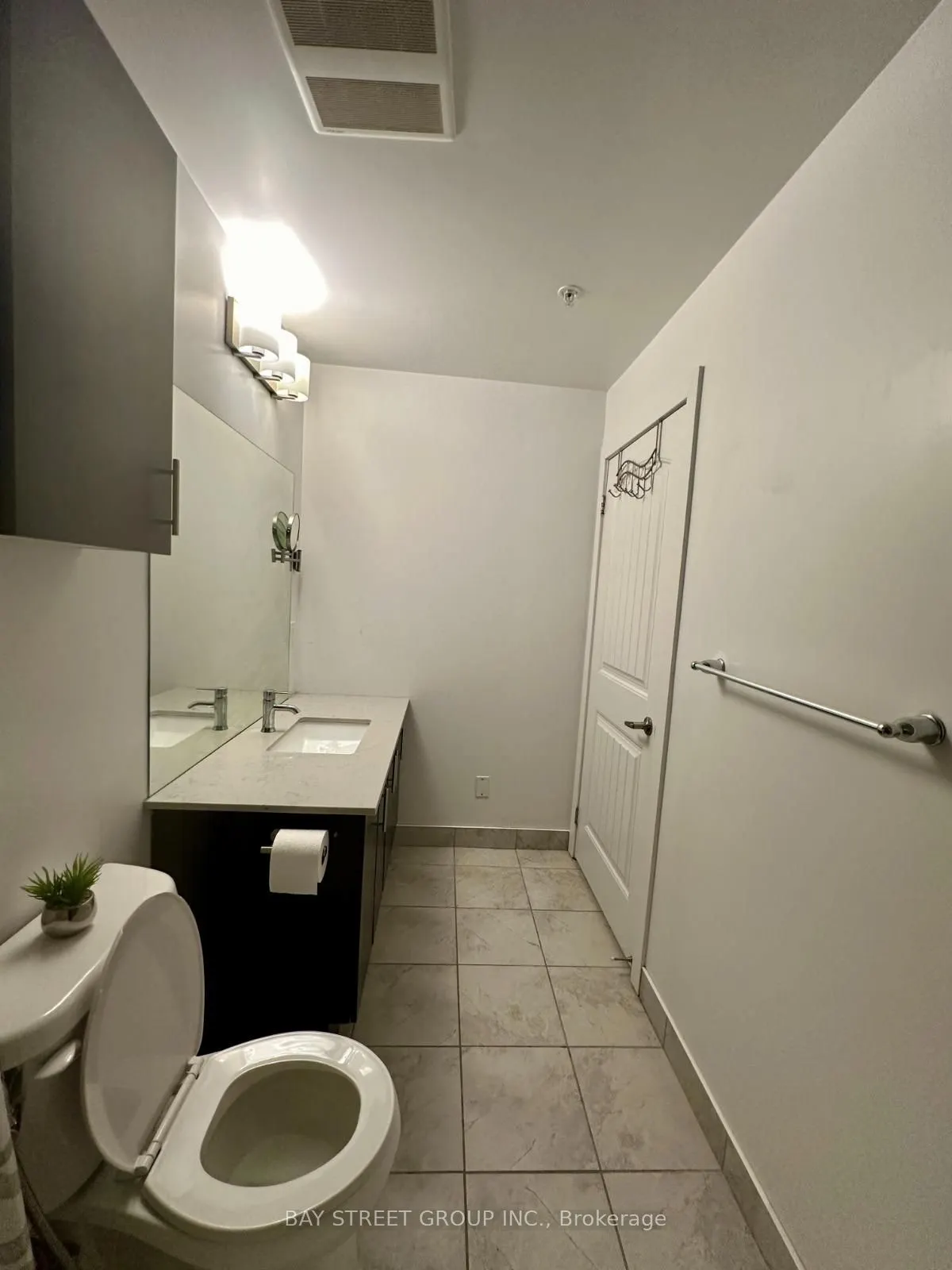 7 Kenaston Gardens, #330